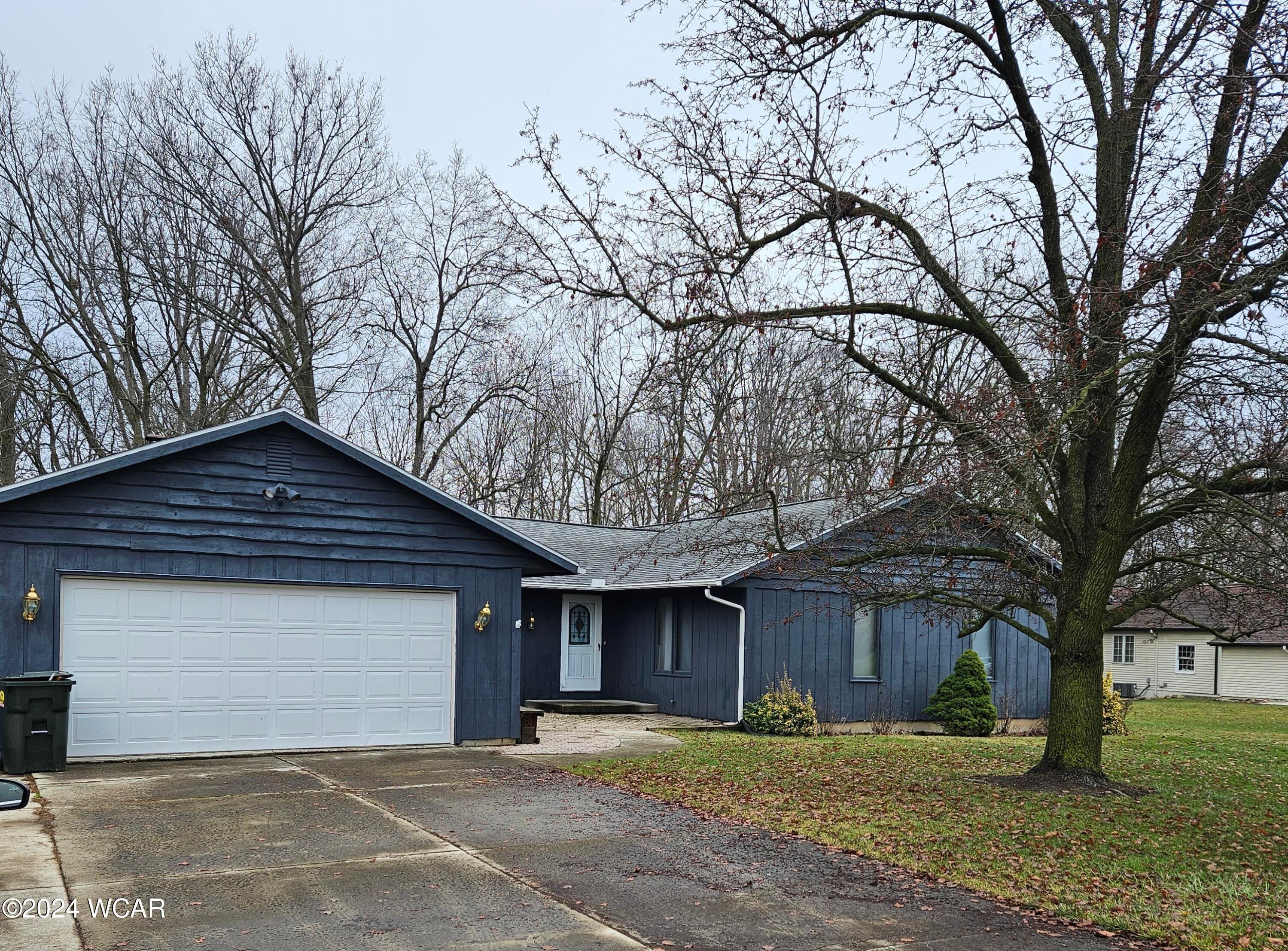 1581 Walnut Ct photo 2