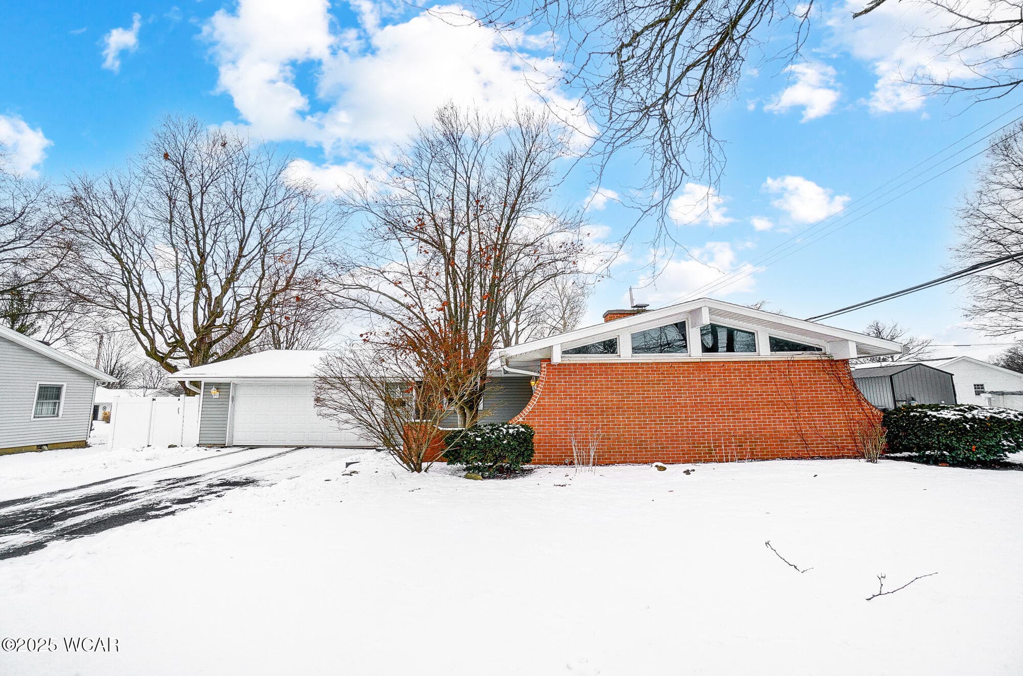 845 Circle photo 3
