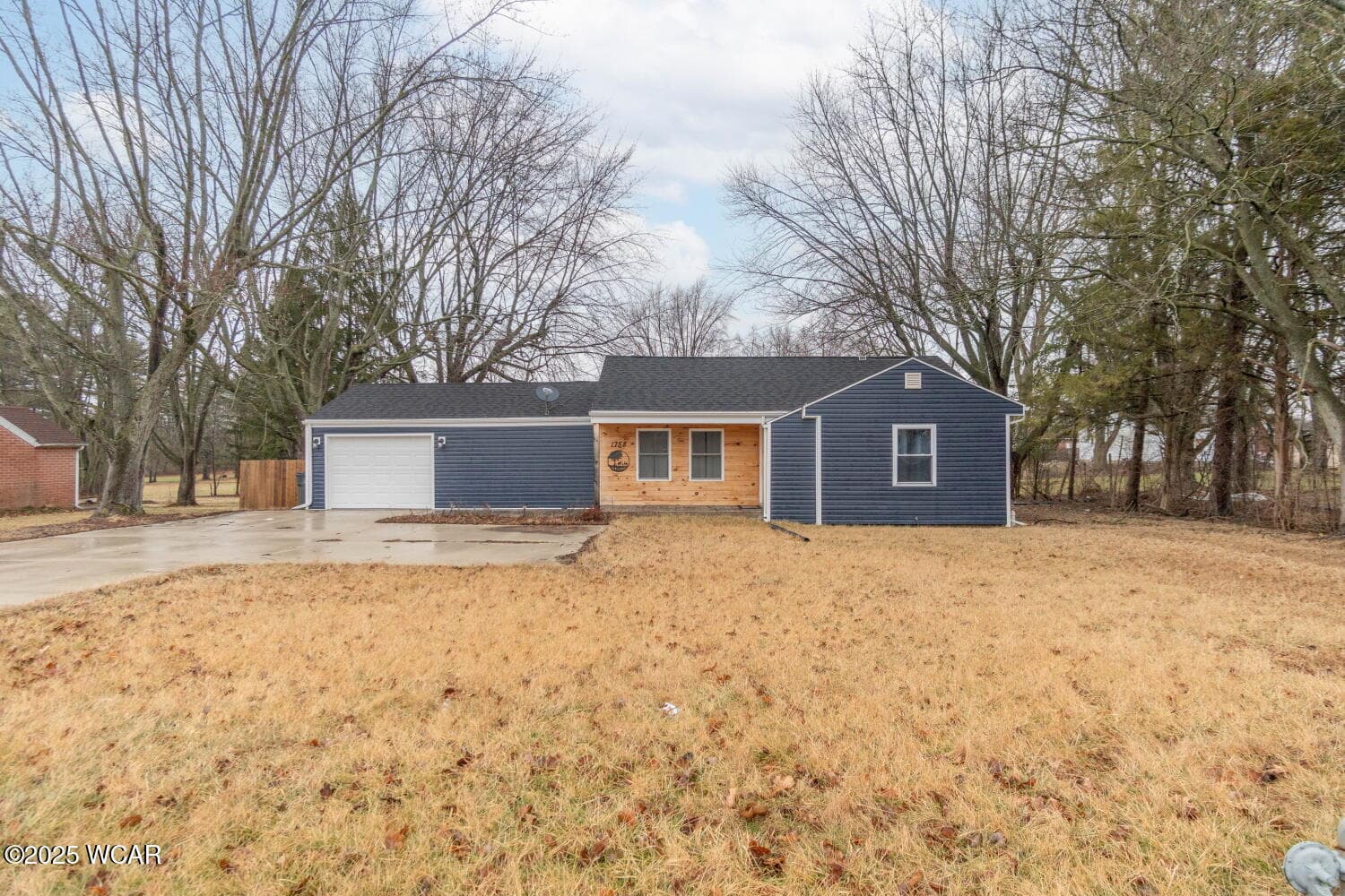 1758 Hume photo 3