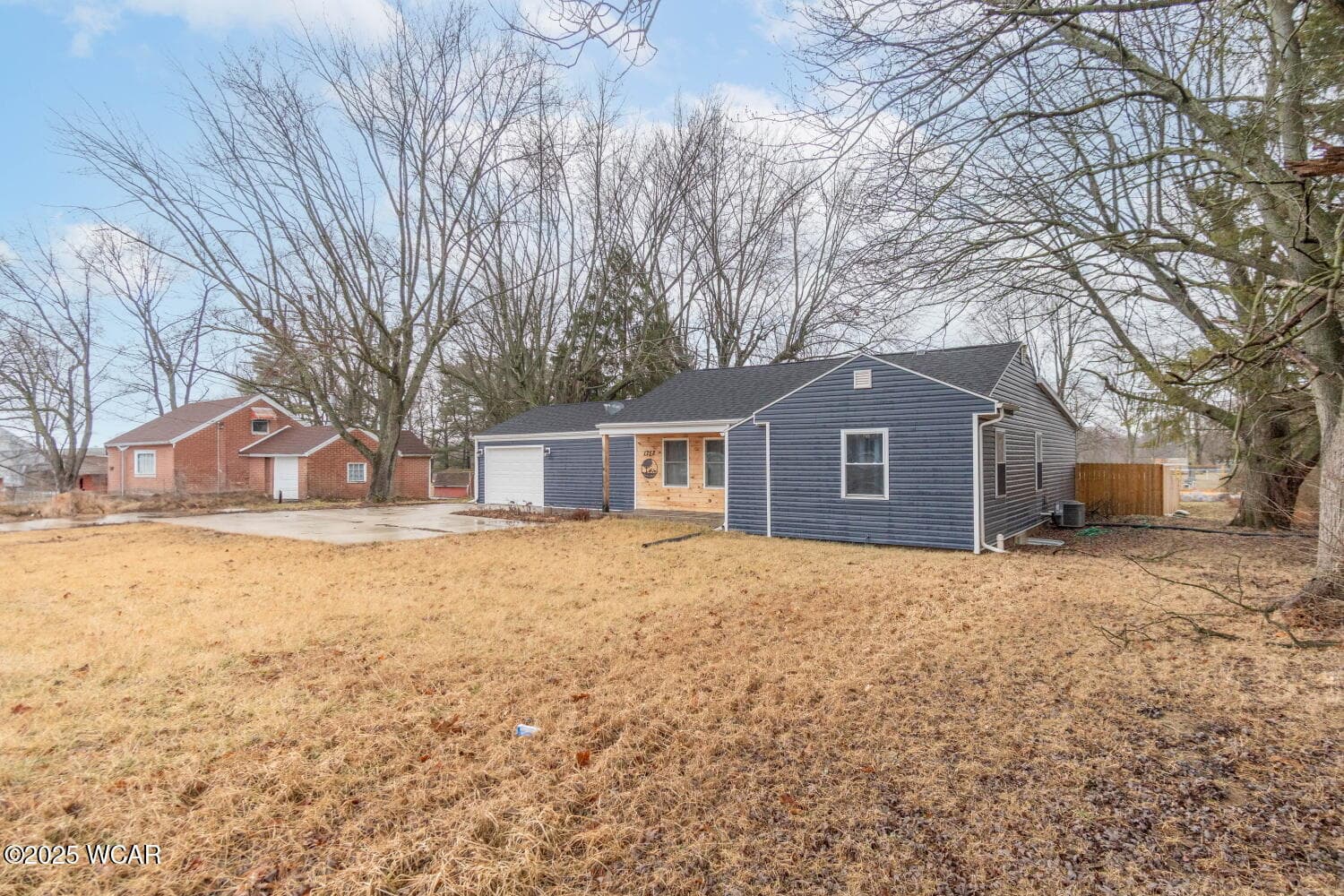 1758 Hume photo 4