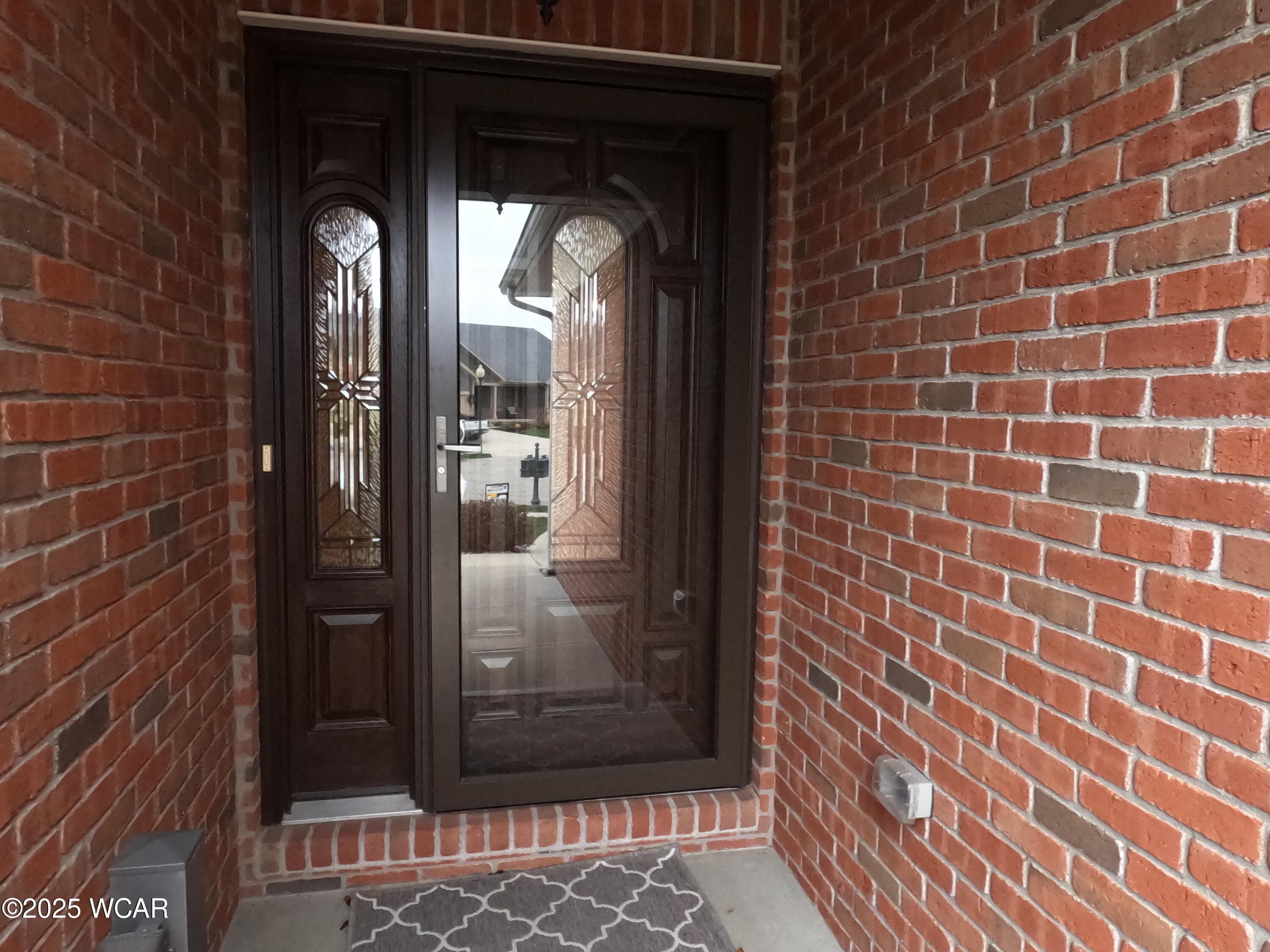 1239 Sherwood photo 2