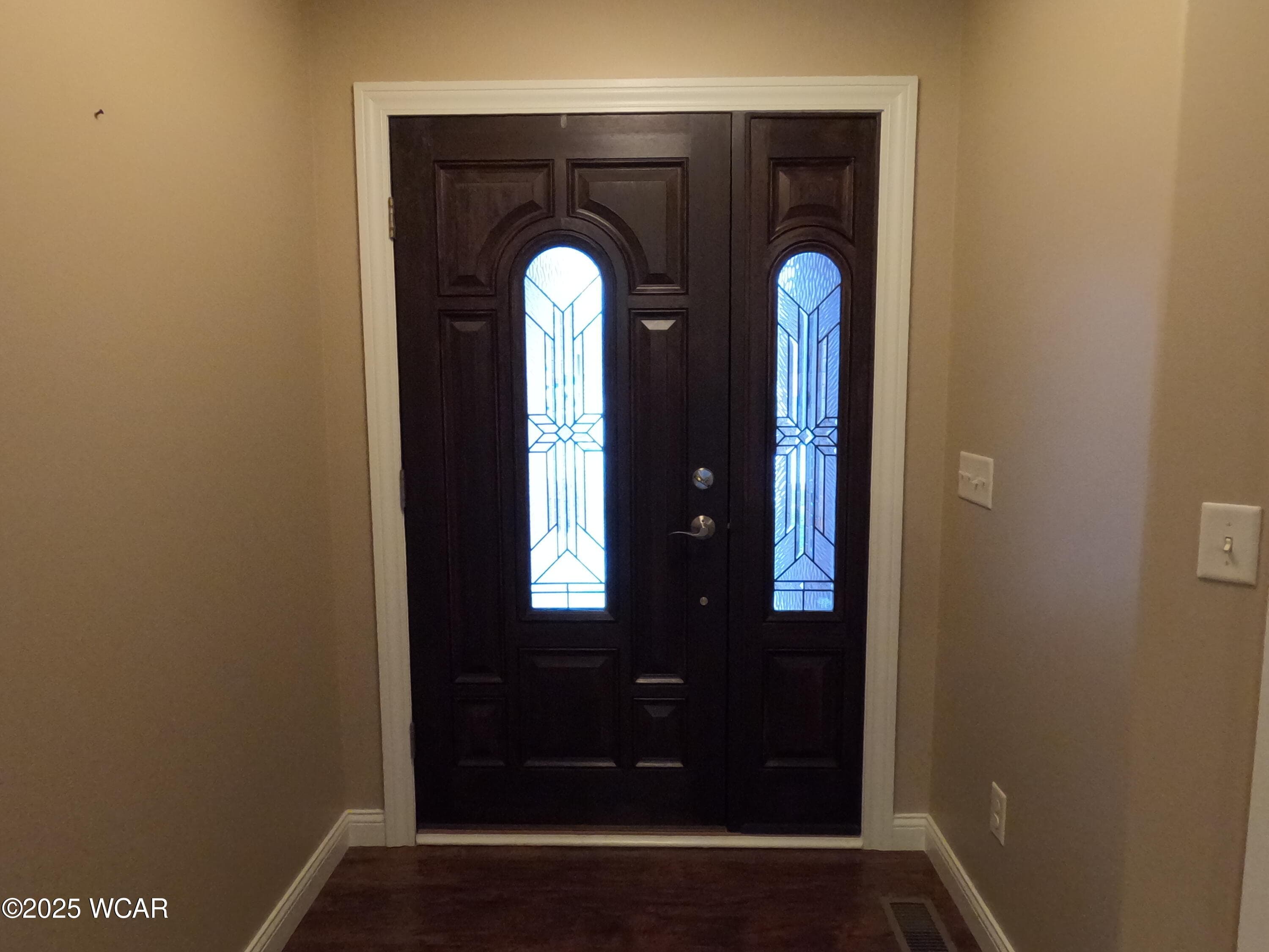 1239 Sherwood photo 3