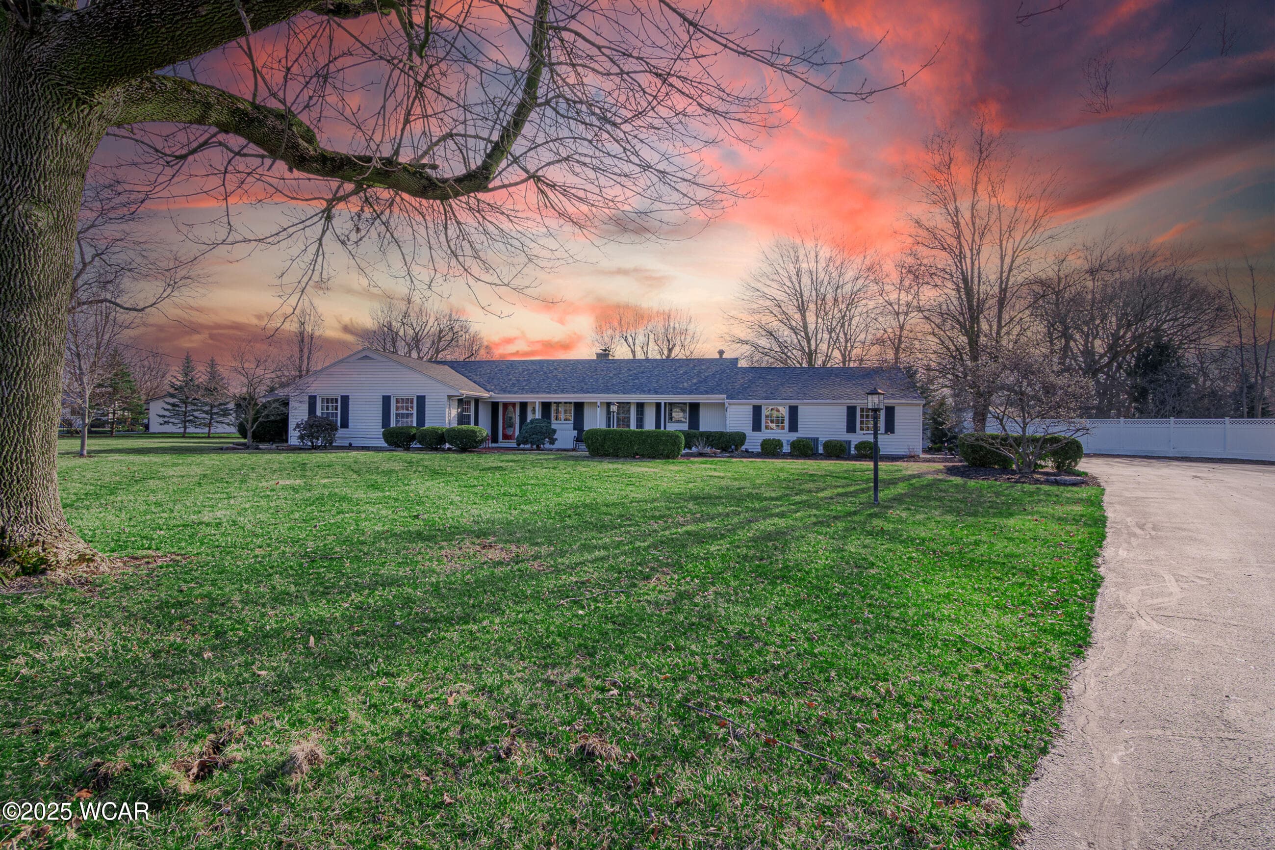 1075 Merry Lane