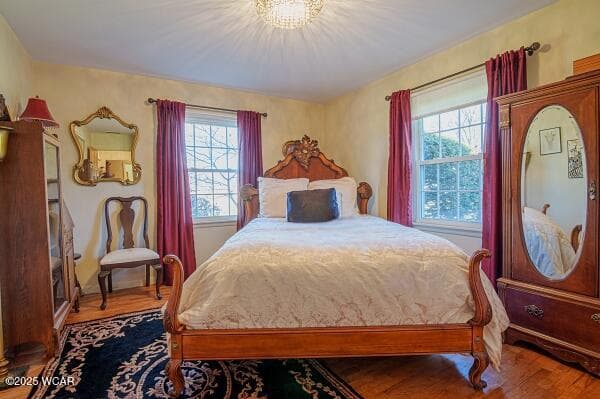 1075 Merry Lane photo 2