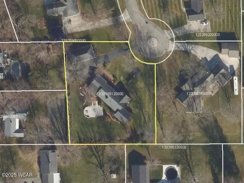 1075 Merry Lane photo 3