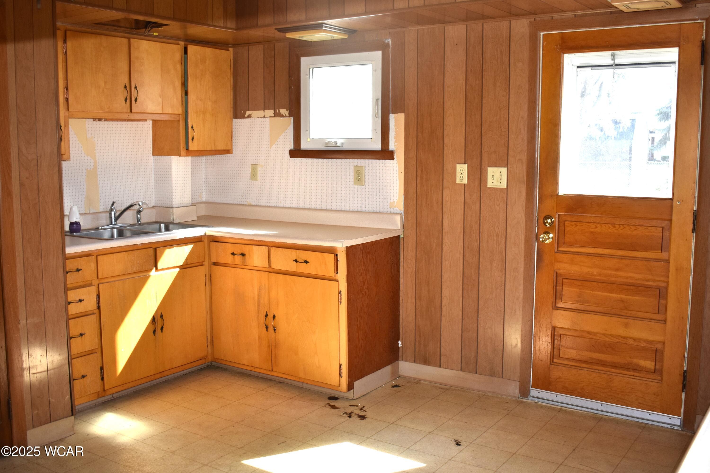 1141 Putnam photo 4