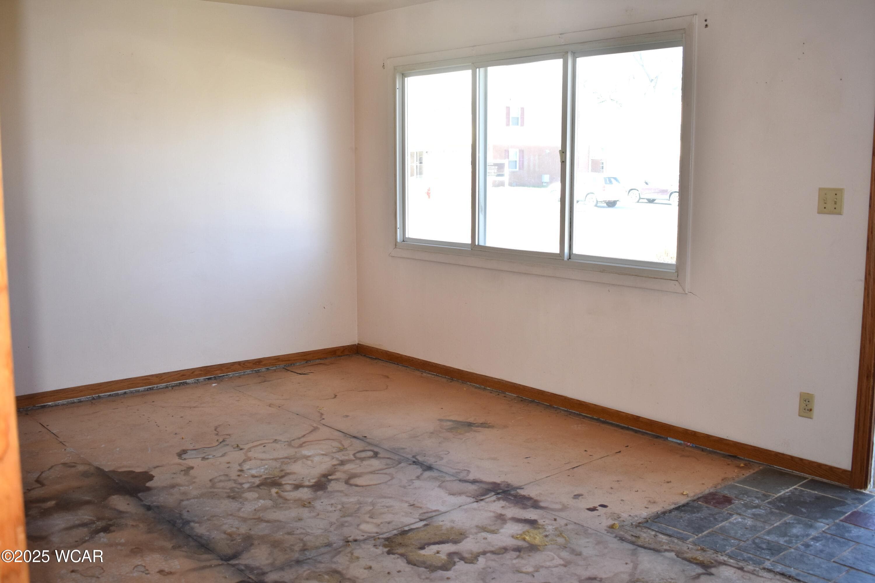 1141 Putnam photo 2