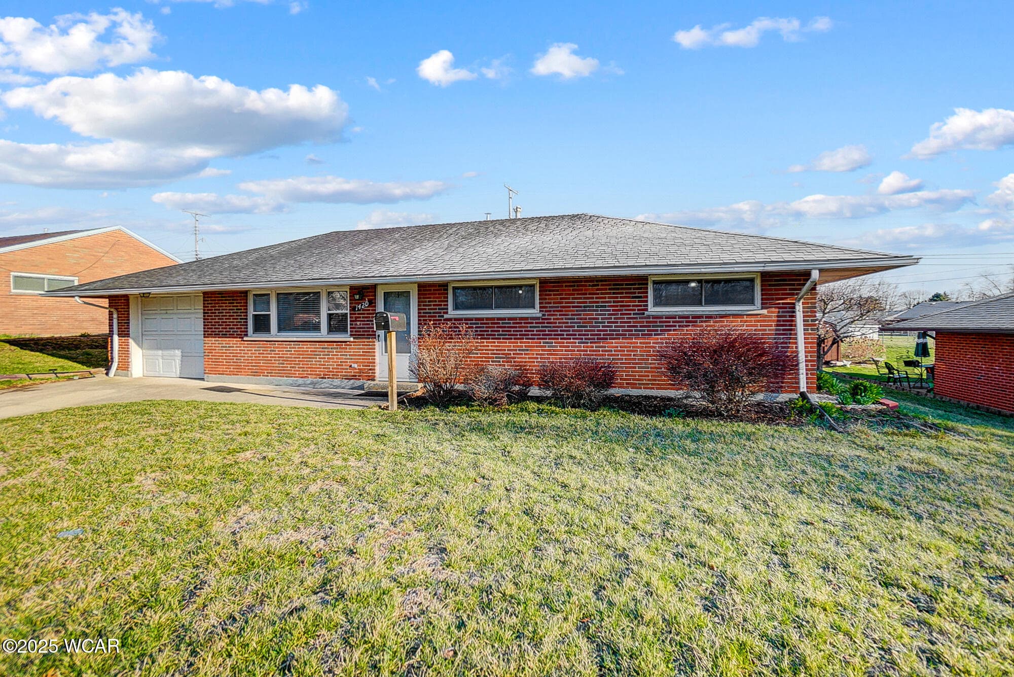 1420 Grove photo 2