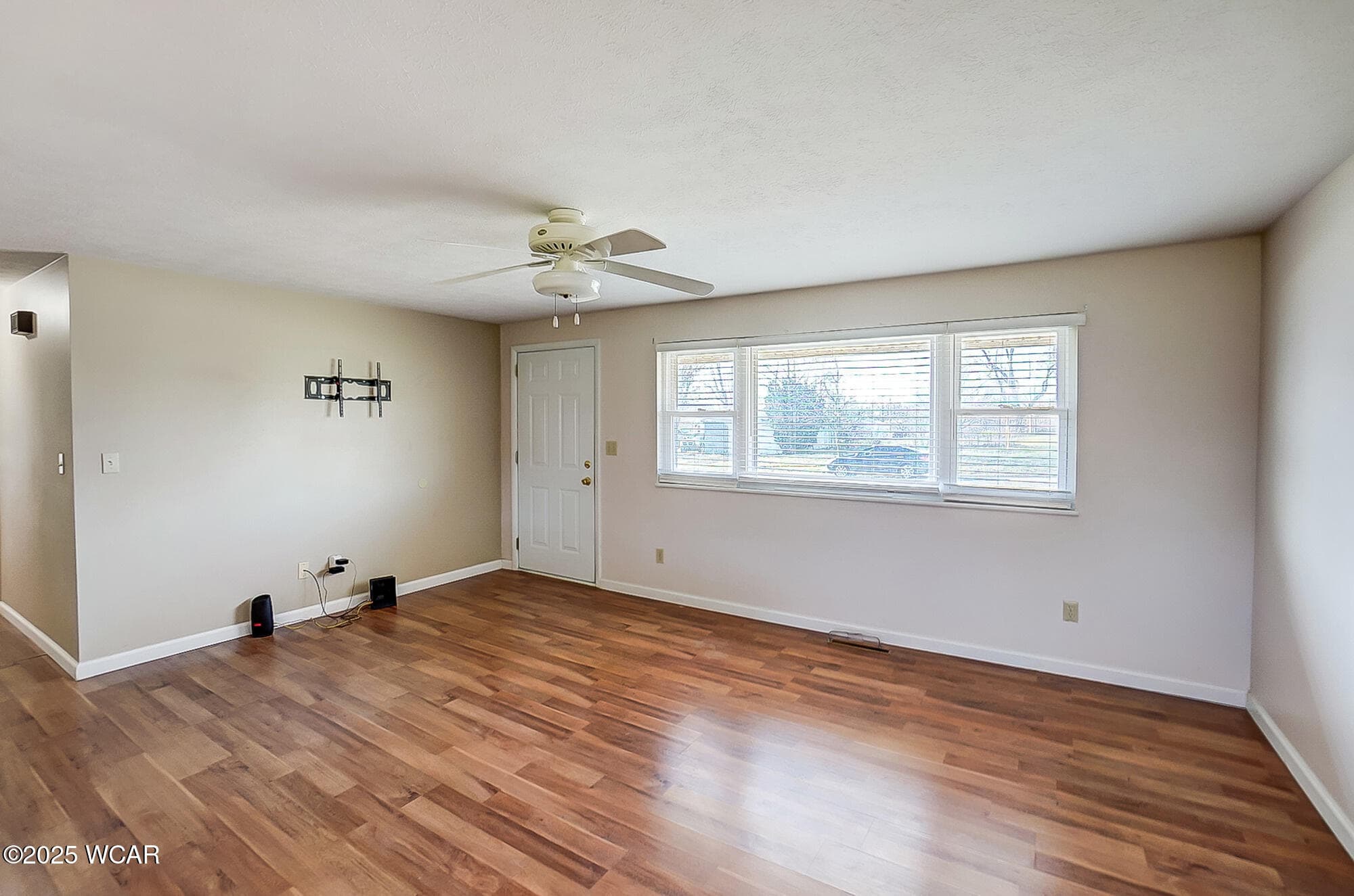 1420 Grove photo 3