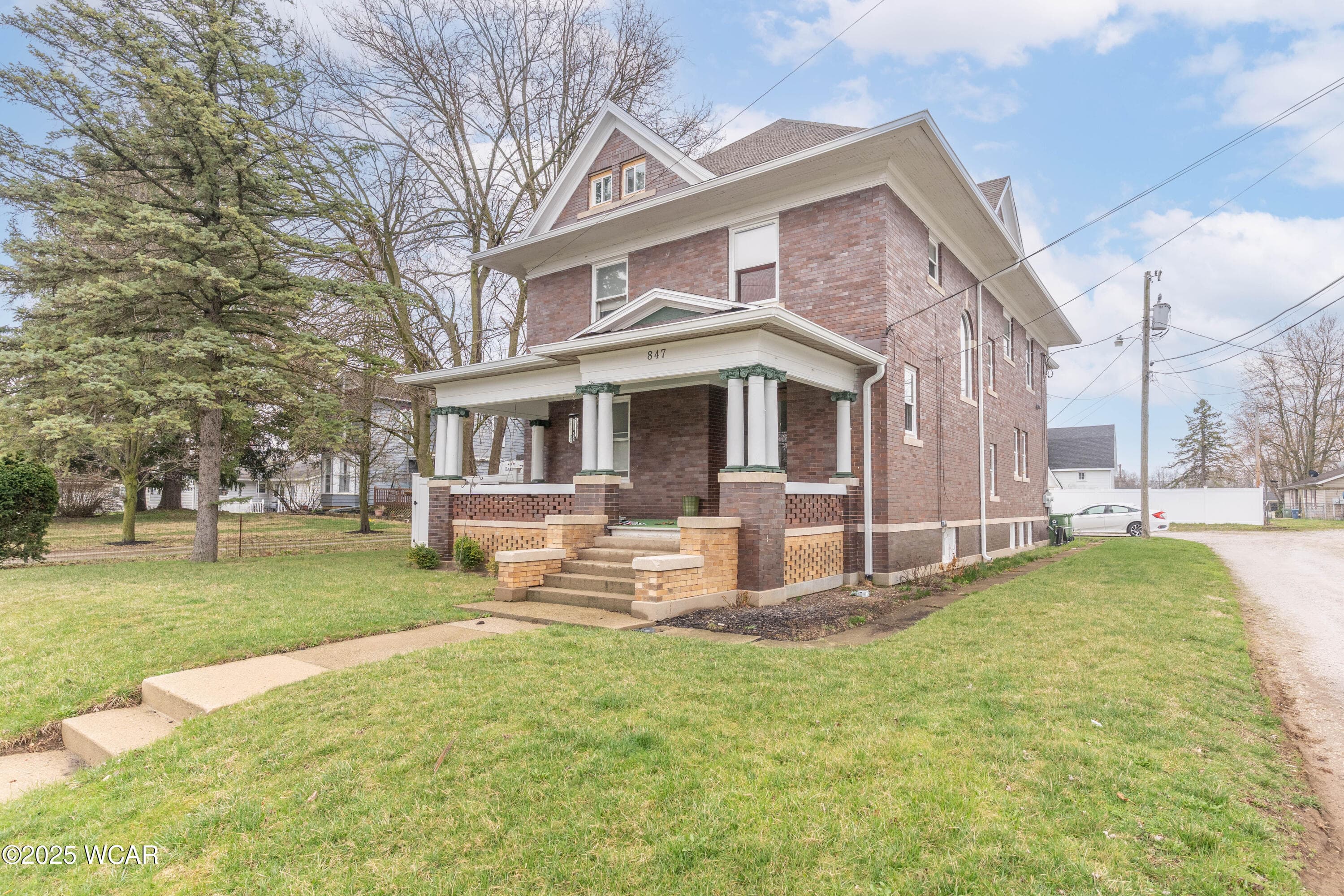 847 Court photo 3