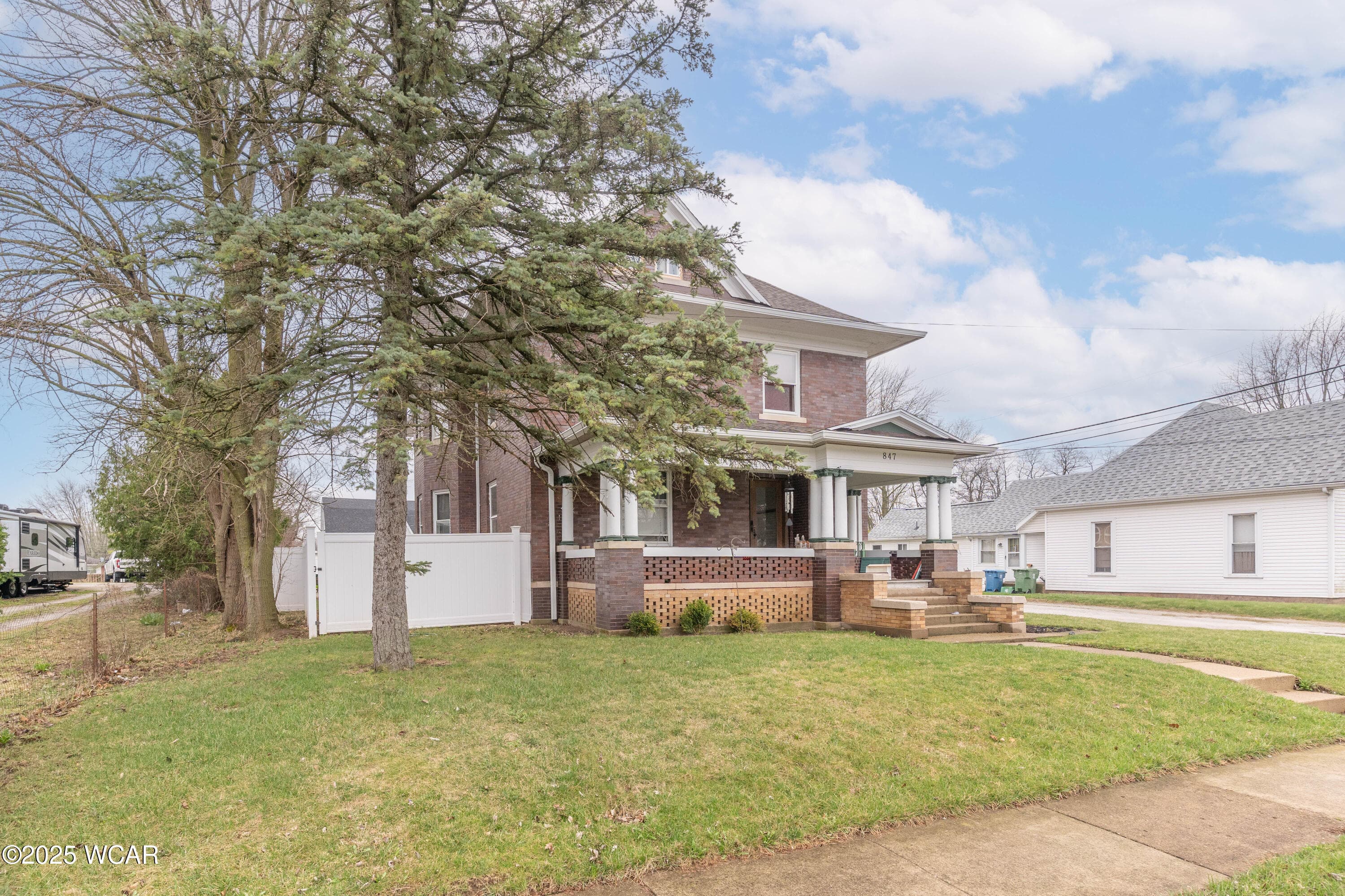 847 Court photo 4