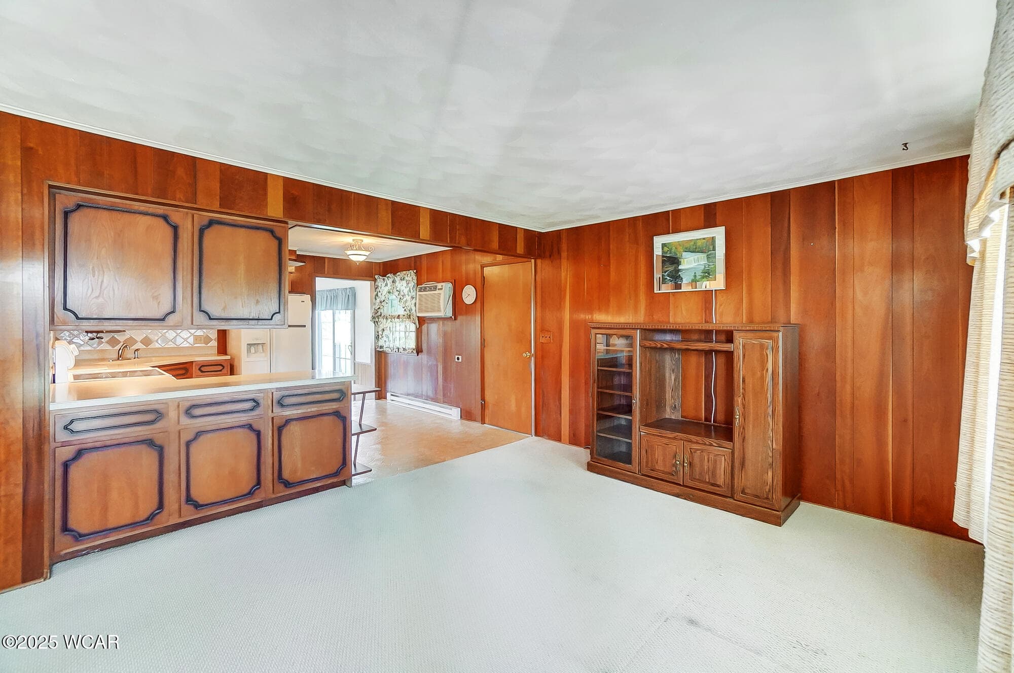 206 Walnut photo 3