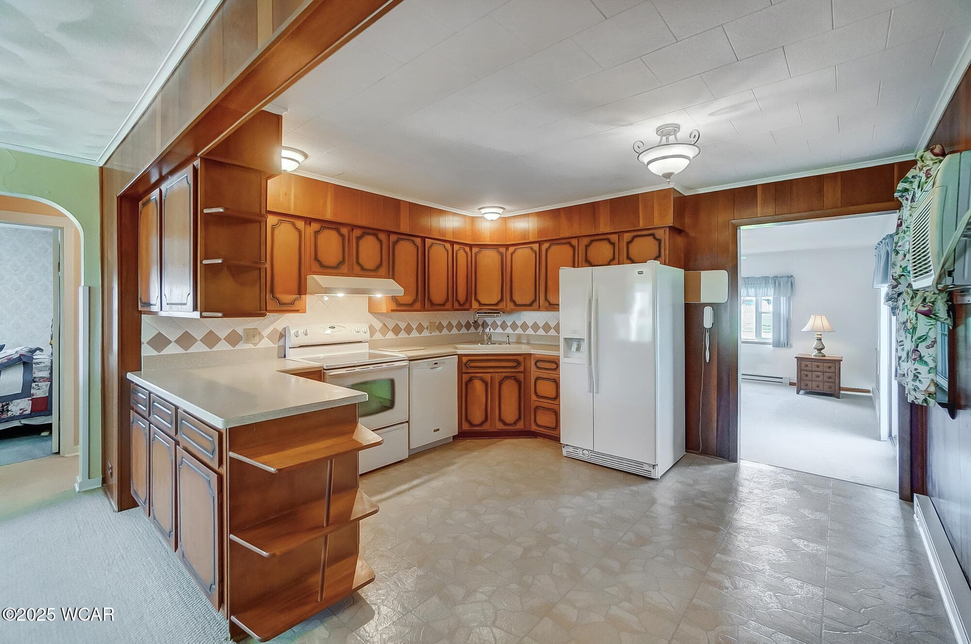 206 Walnut photo 4