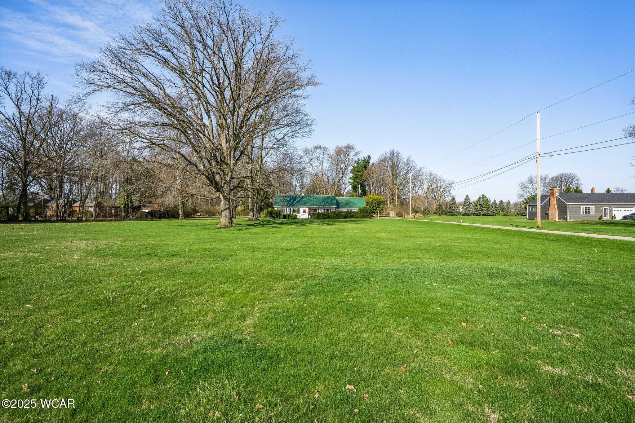 2435 Fostoria photo 2