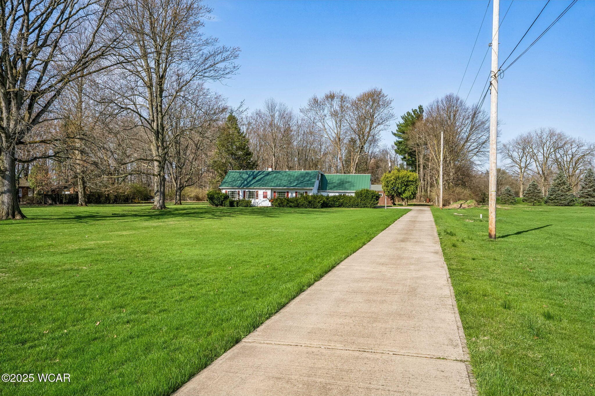 2435 Fostoria photo 3