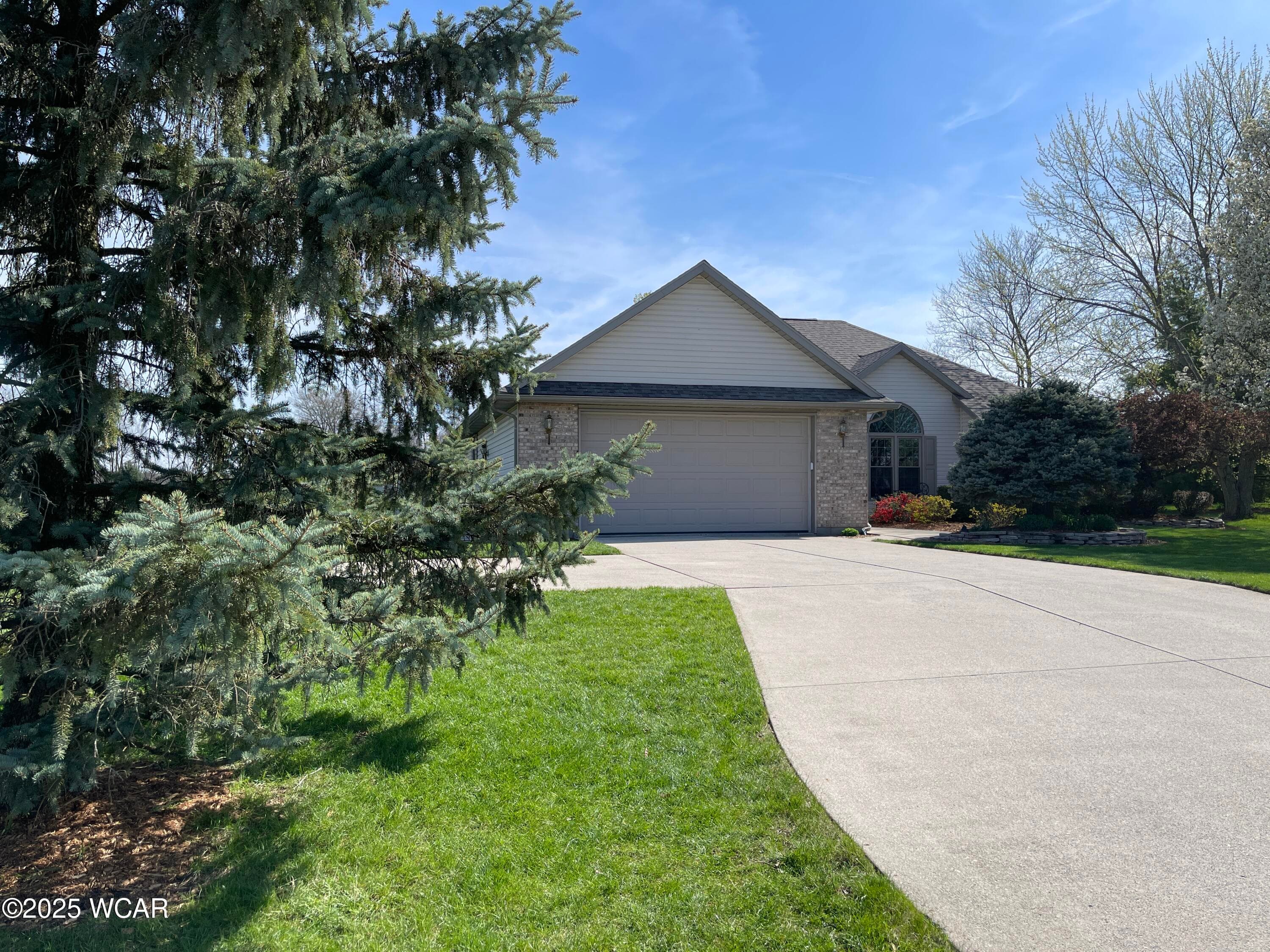 746 Eastgate photo 3