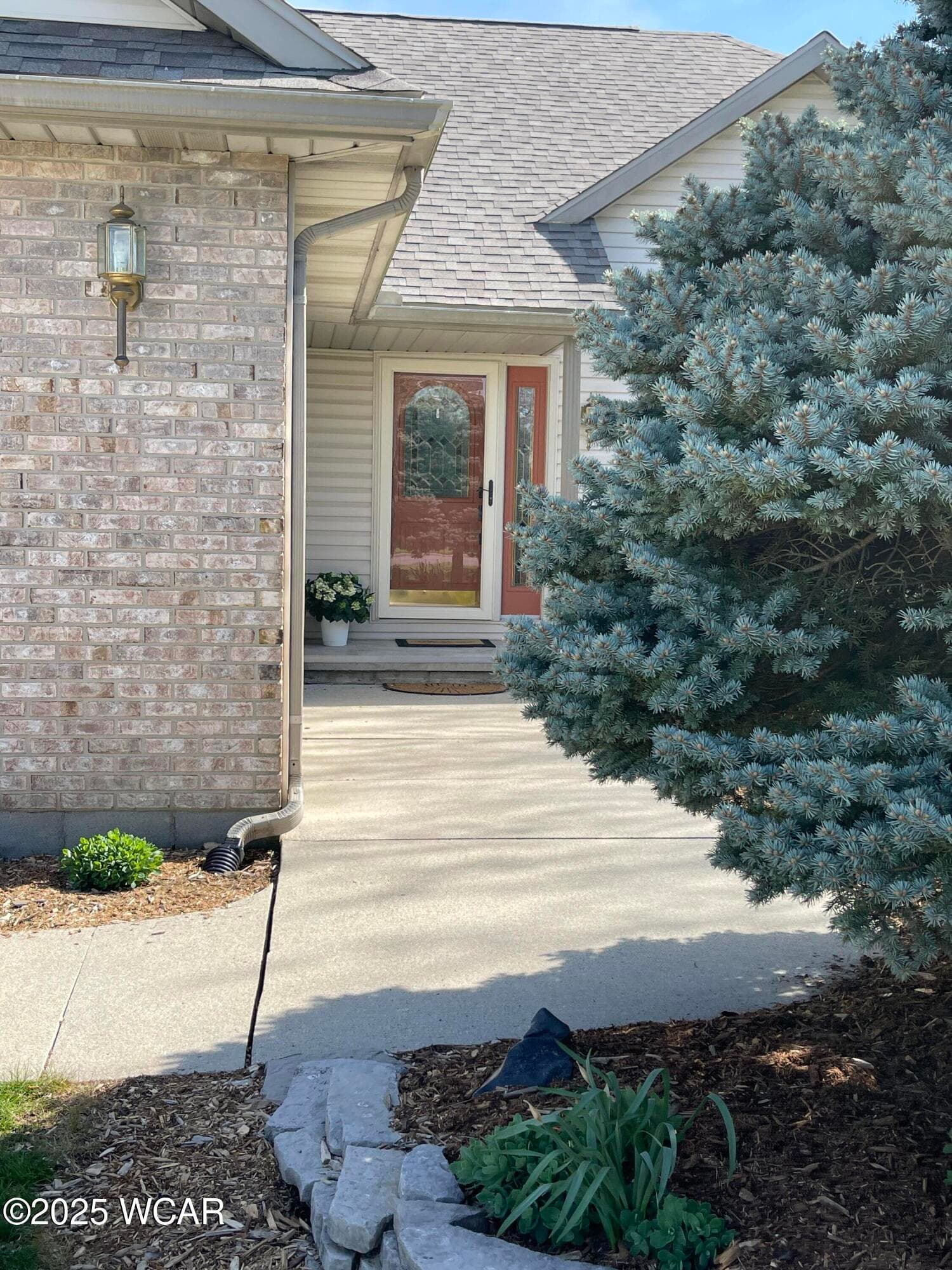 746 Eastgate photo 5