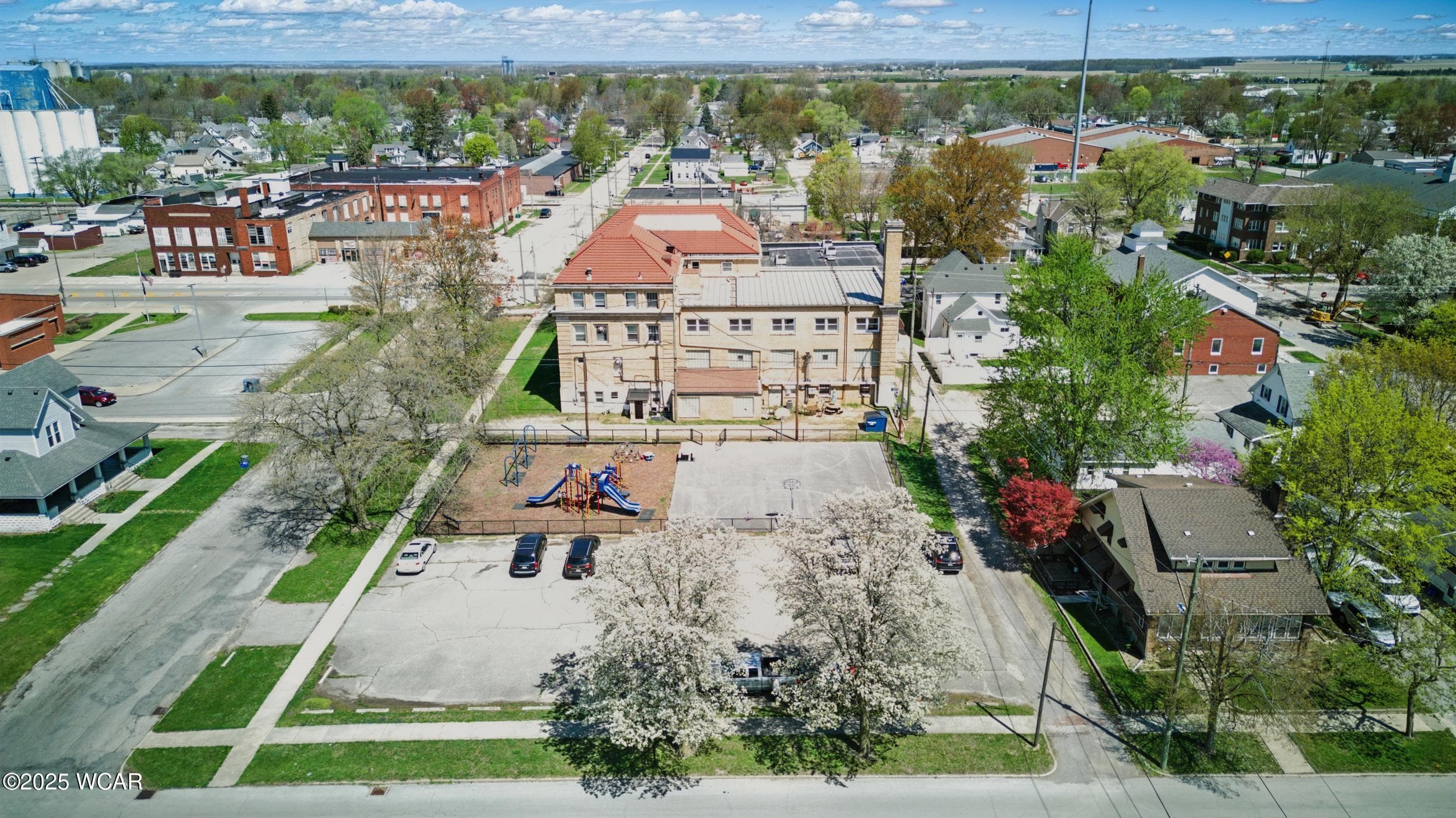 408 Main photo 5
