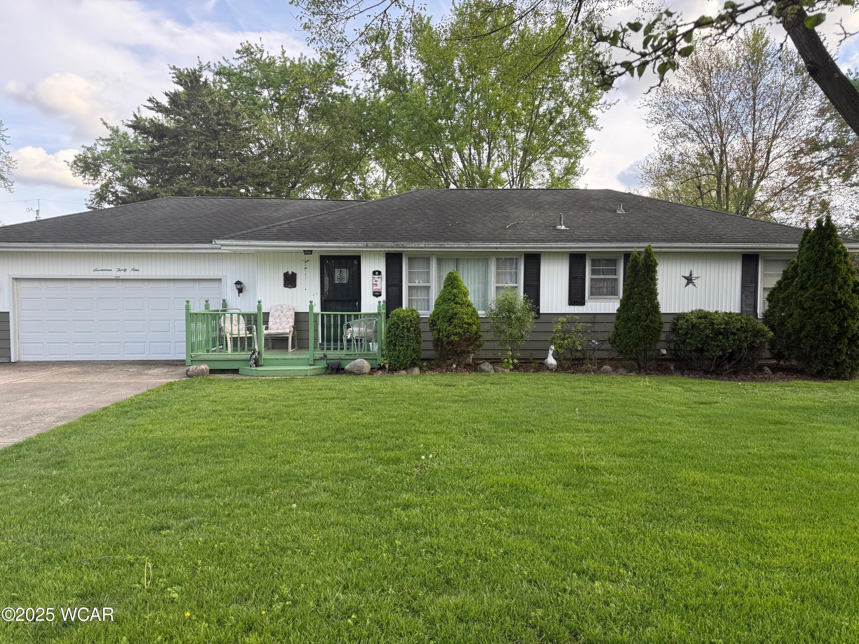 1739 Breese photo 3