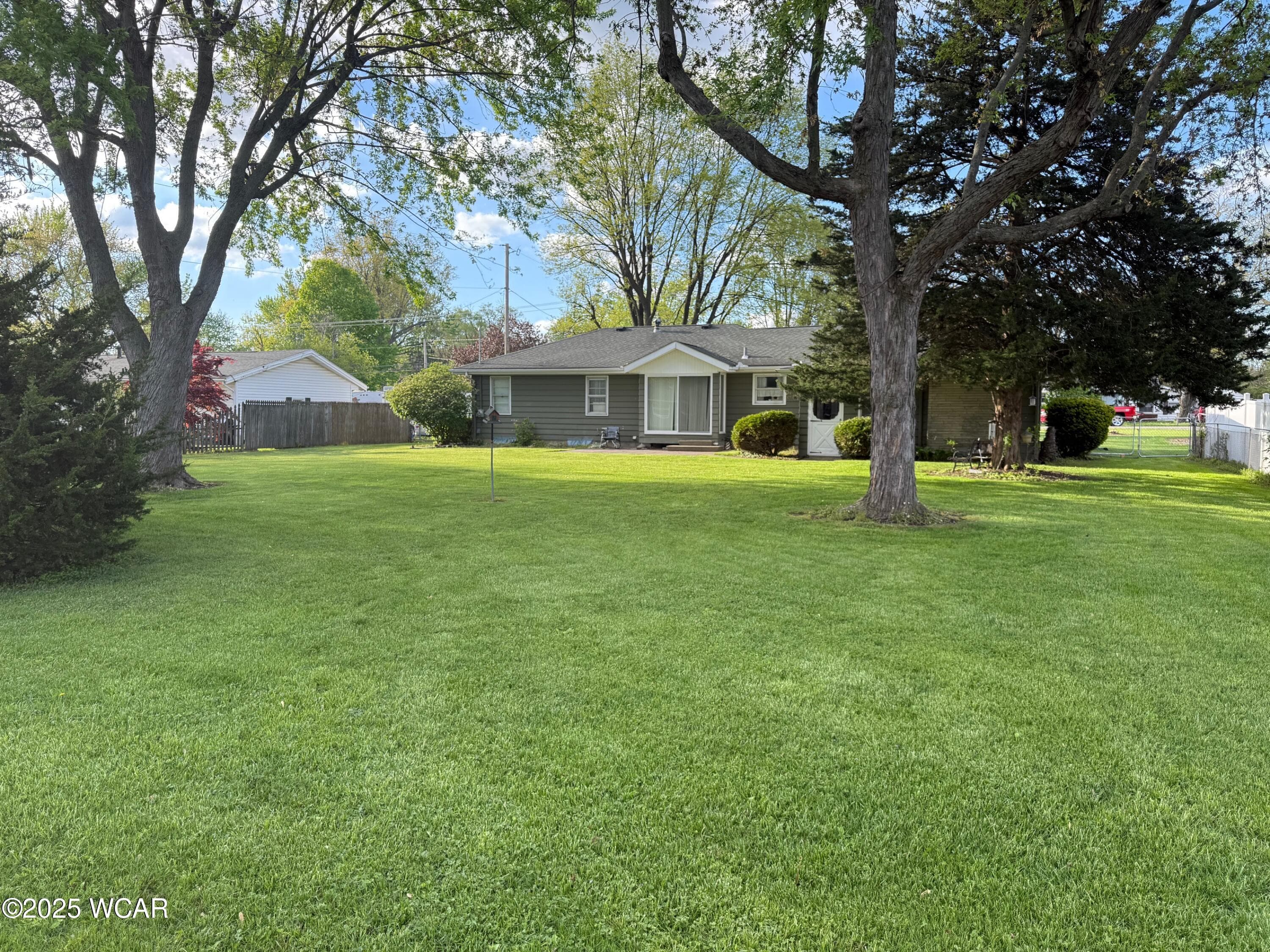 1739 Breese photo 5
