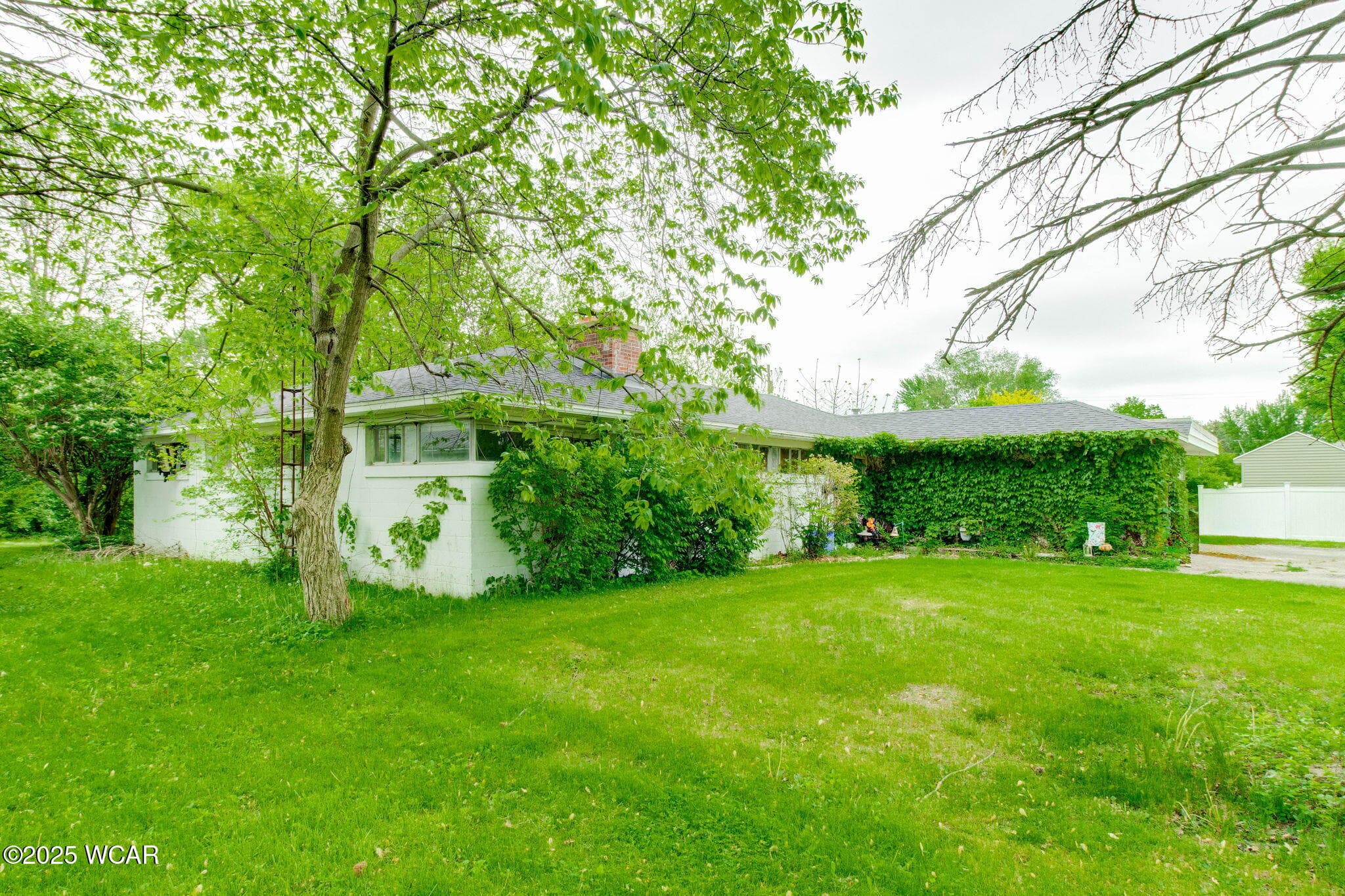 603 Hillcrest photo 2
