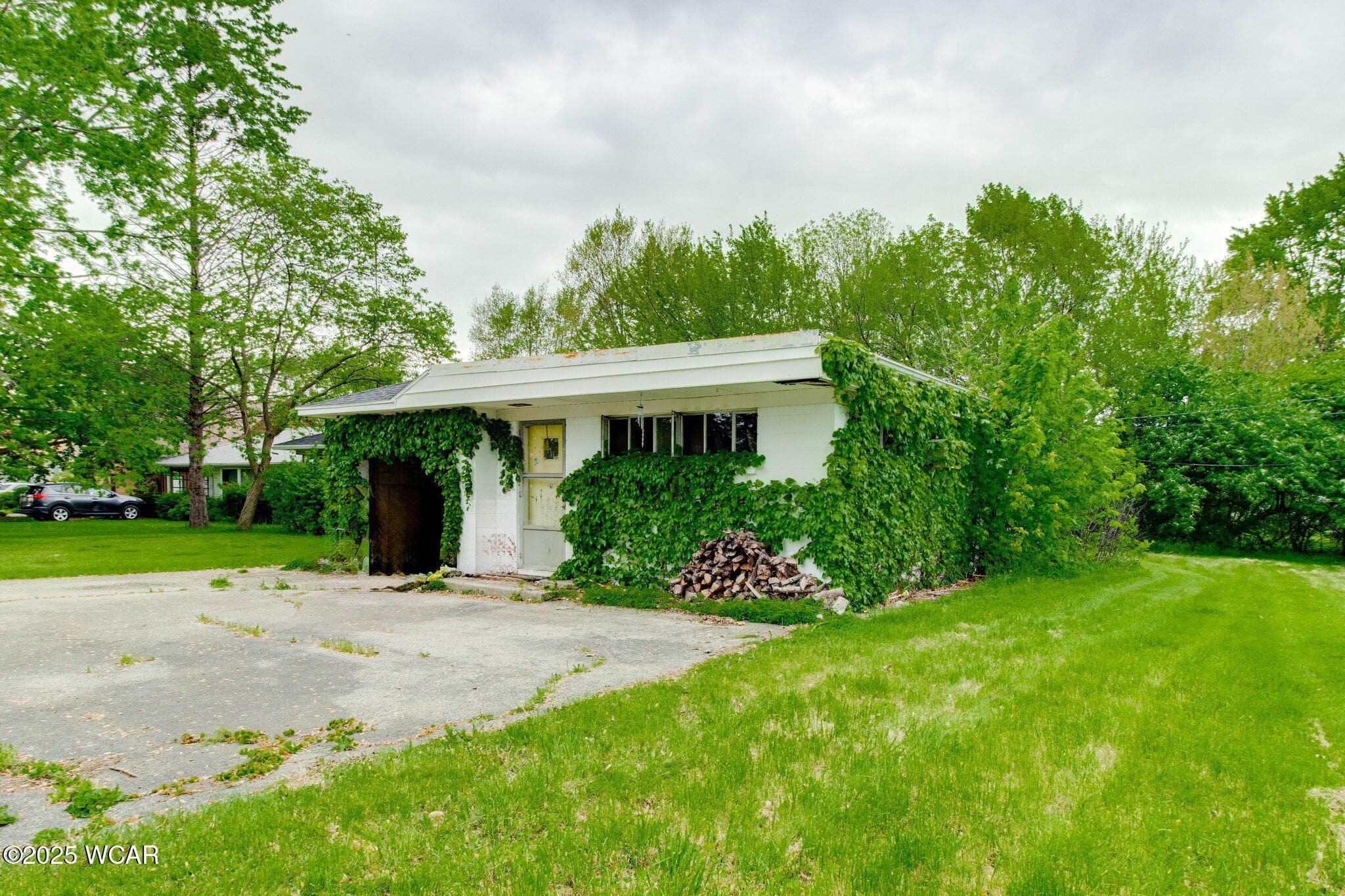 603 Hillcrest photo 3