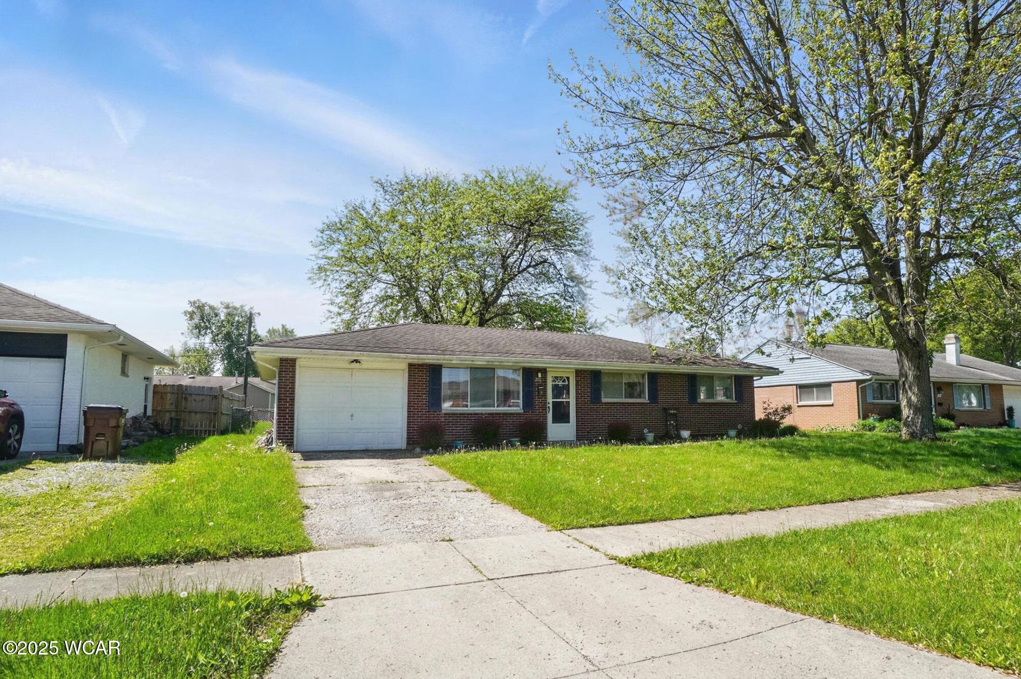 2911 Lakewood photo 2