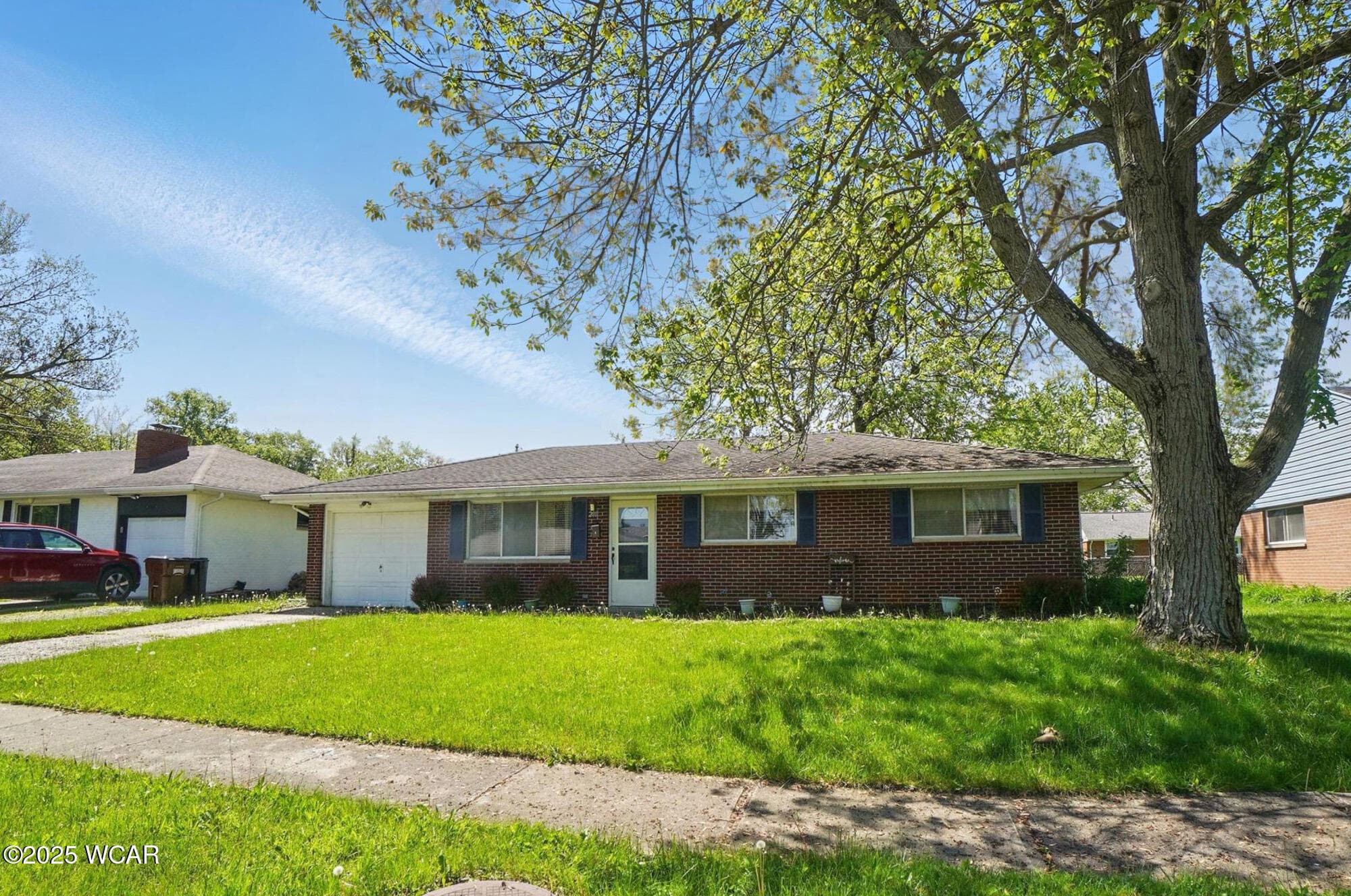 2911 Lakewood photo 3