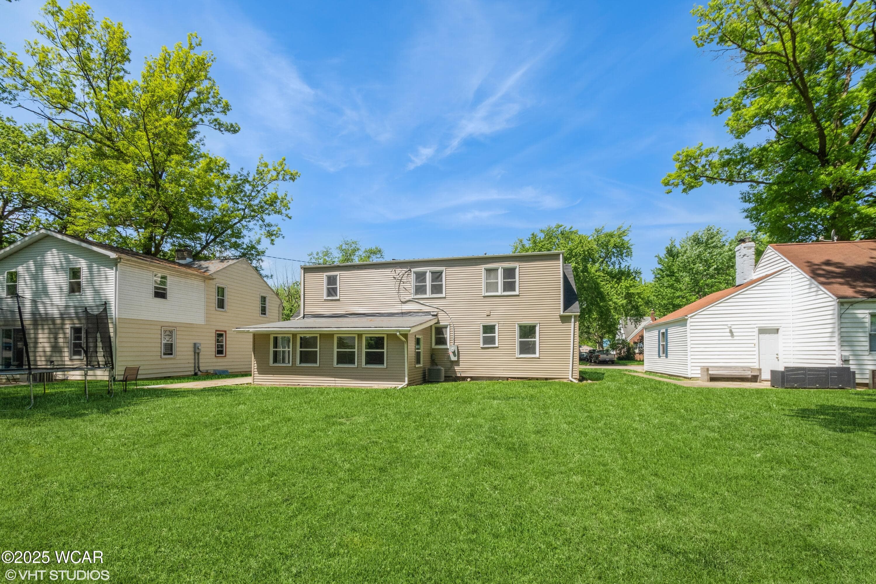 630 Maple photo 2