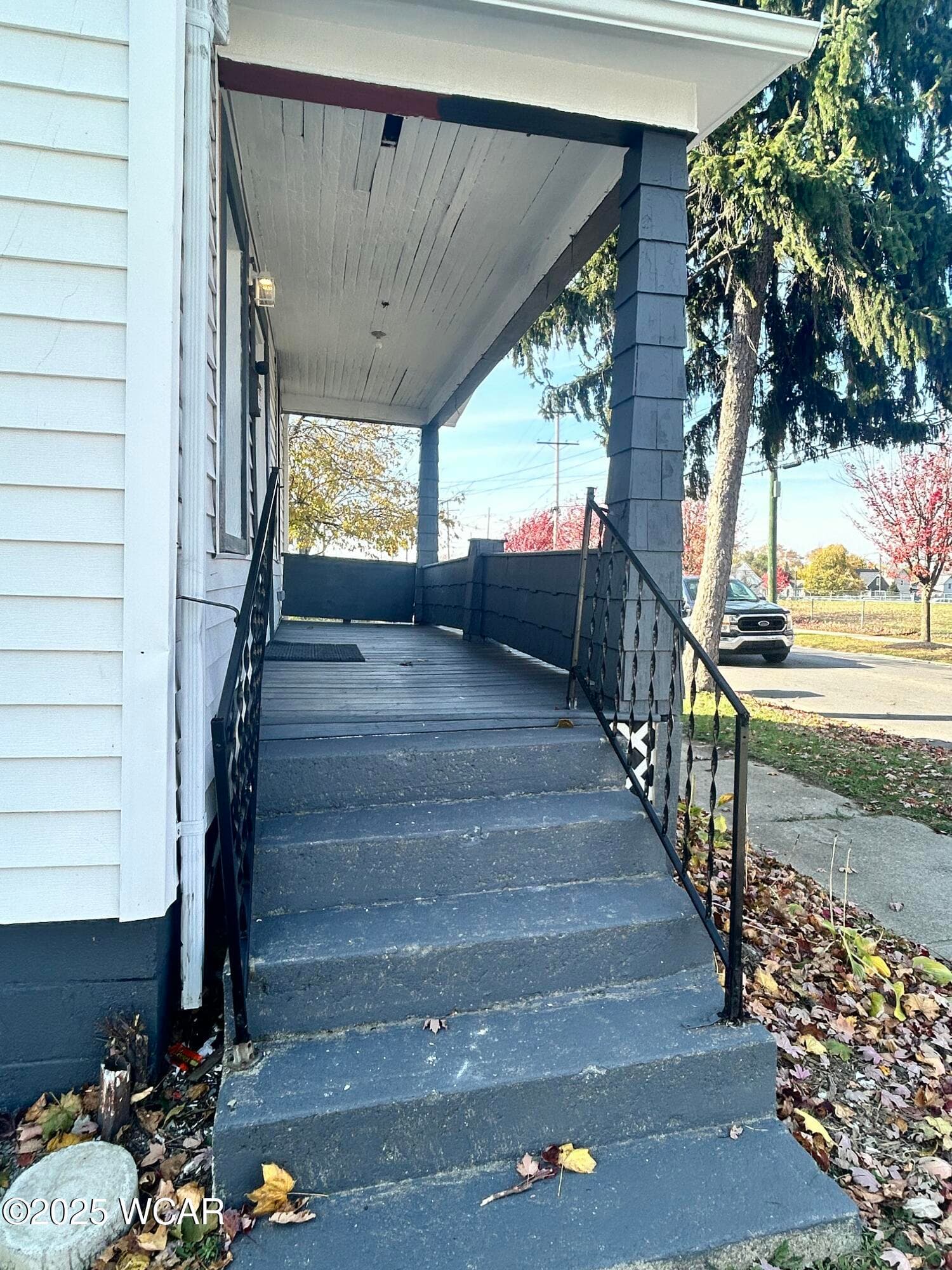 318 E. Vine. photo 3