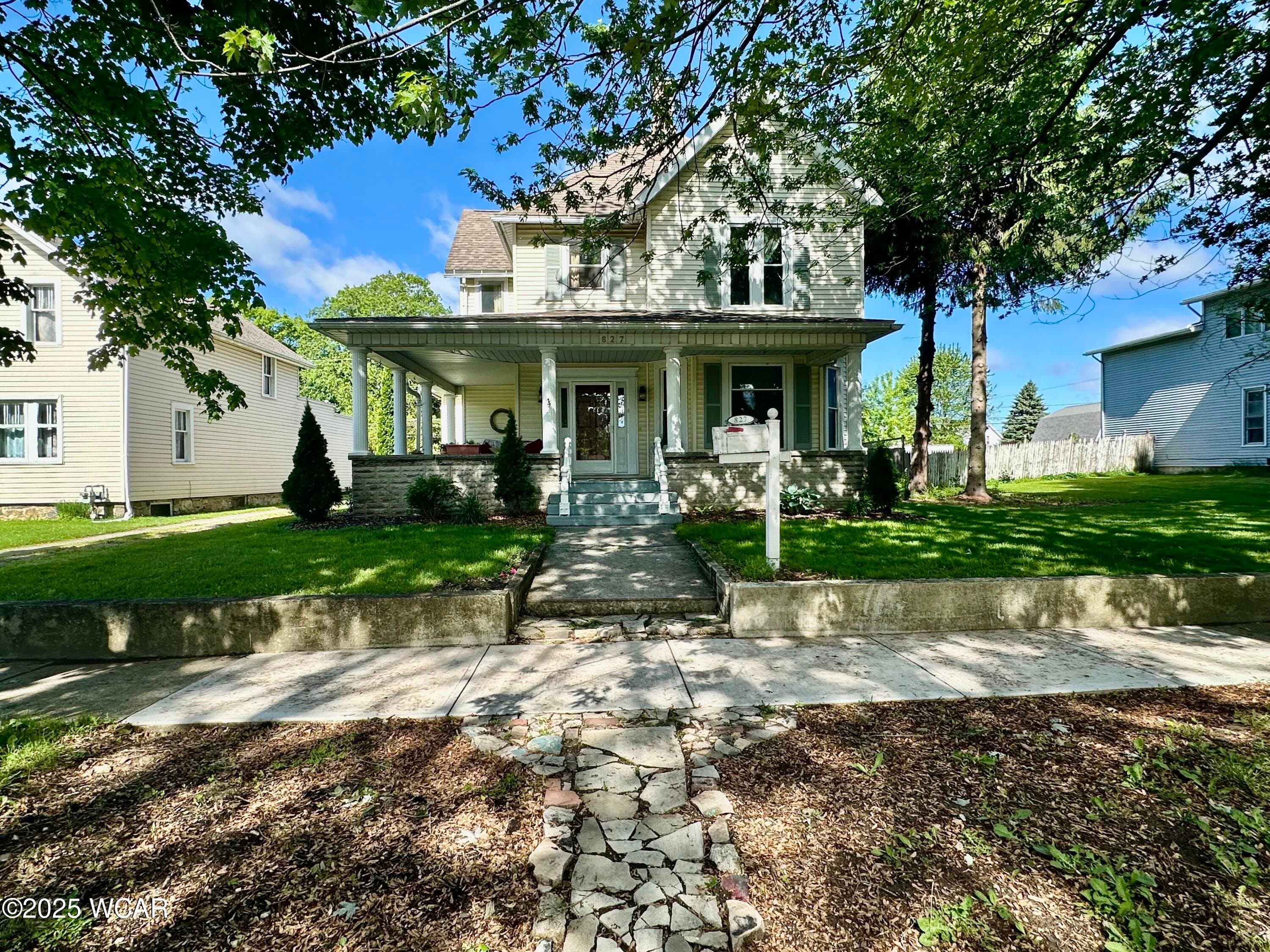 827 Main