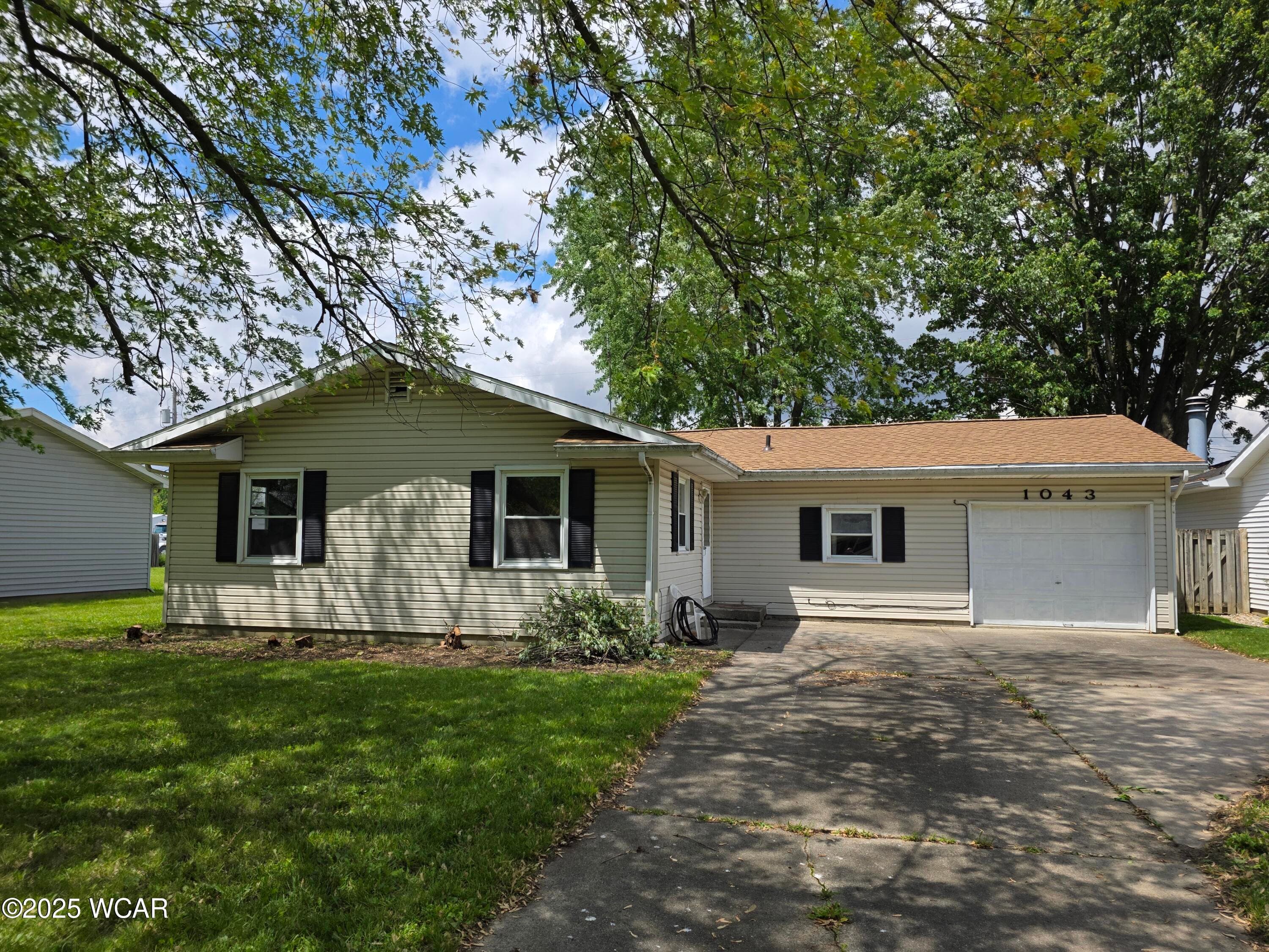 1043 Westchester photo 2