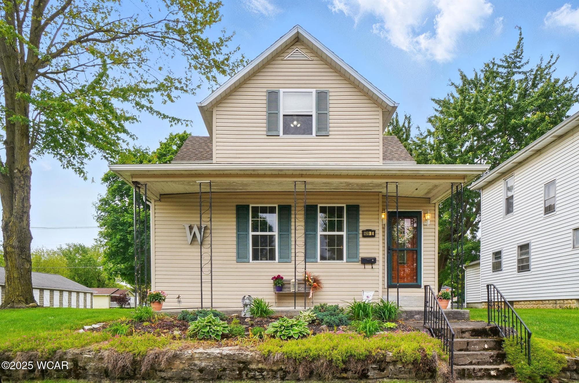 609 Benton