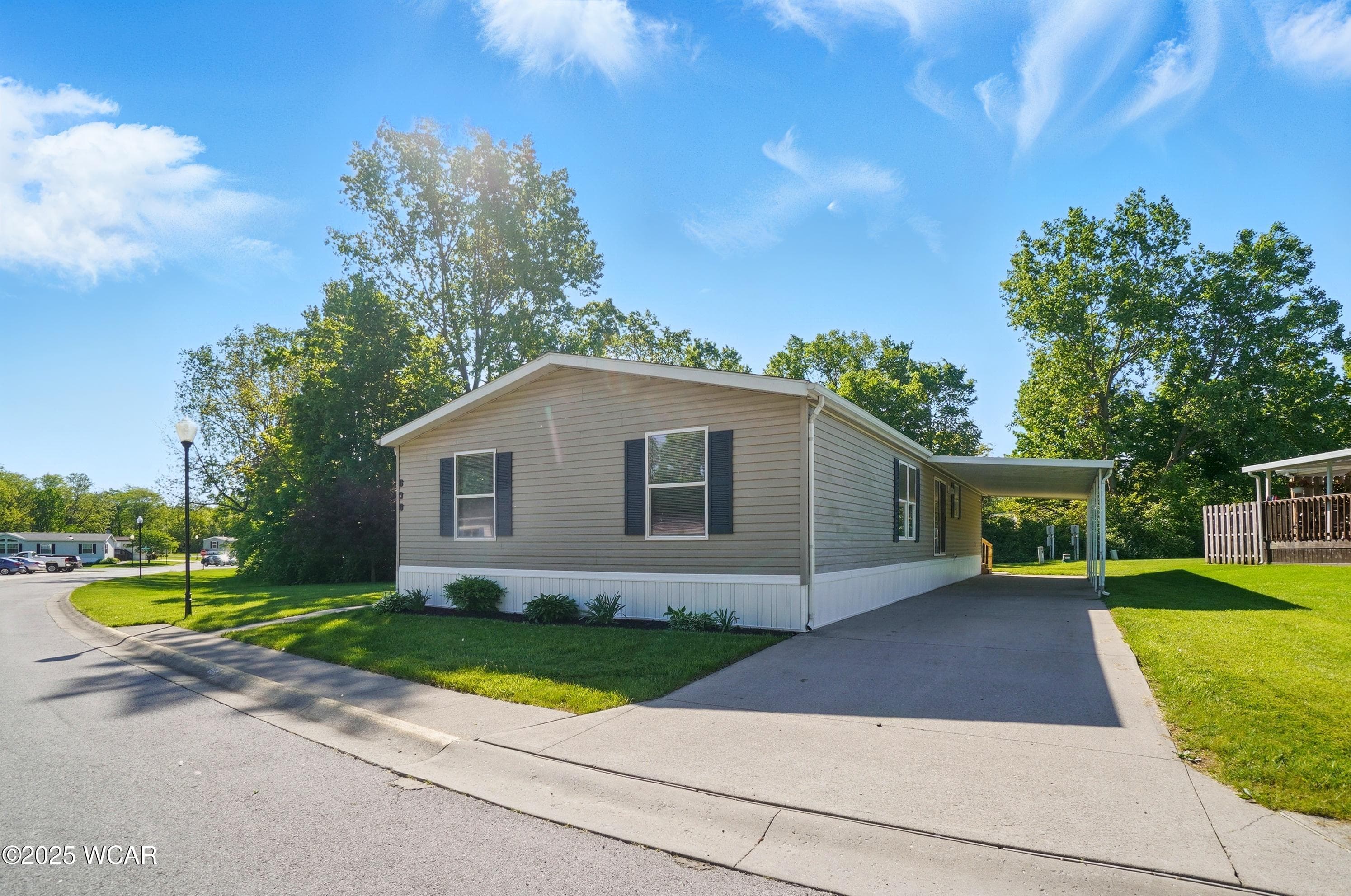 608 Lakeridge photo 2