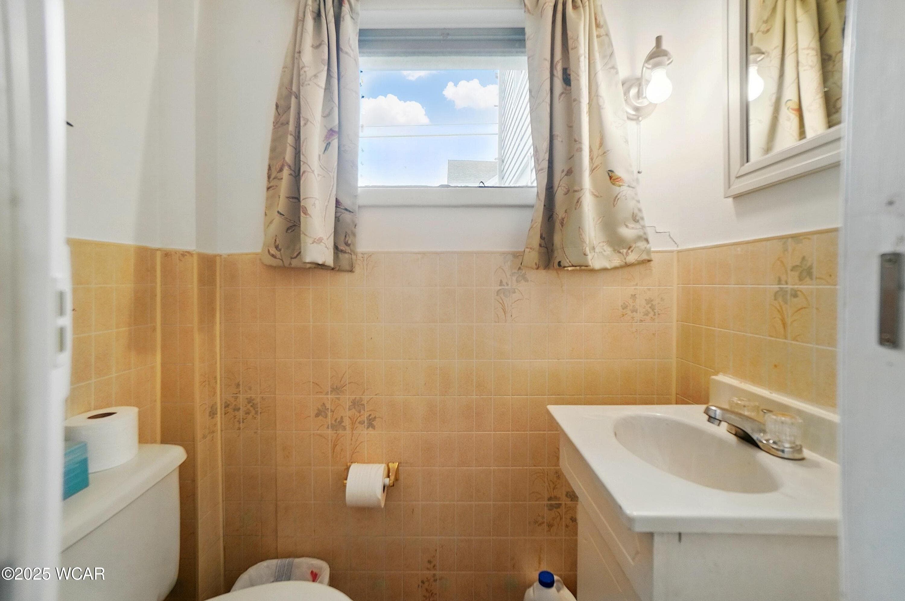 219 W O CONNOR photo 3