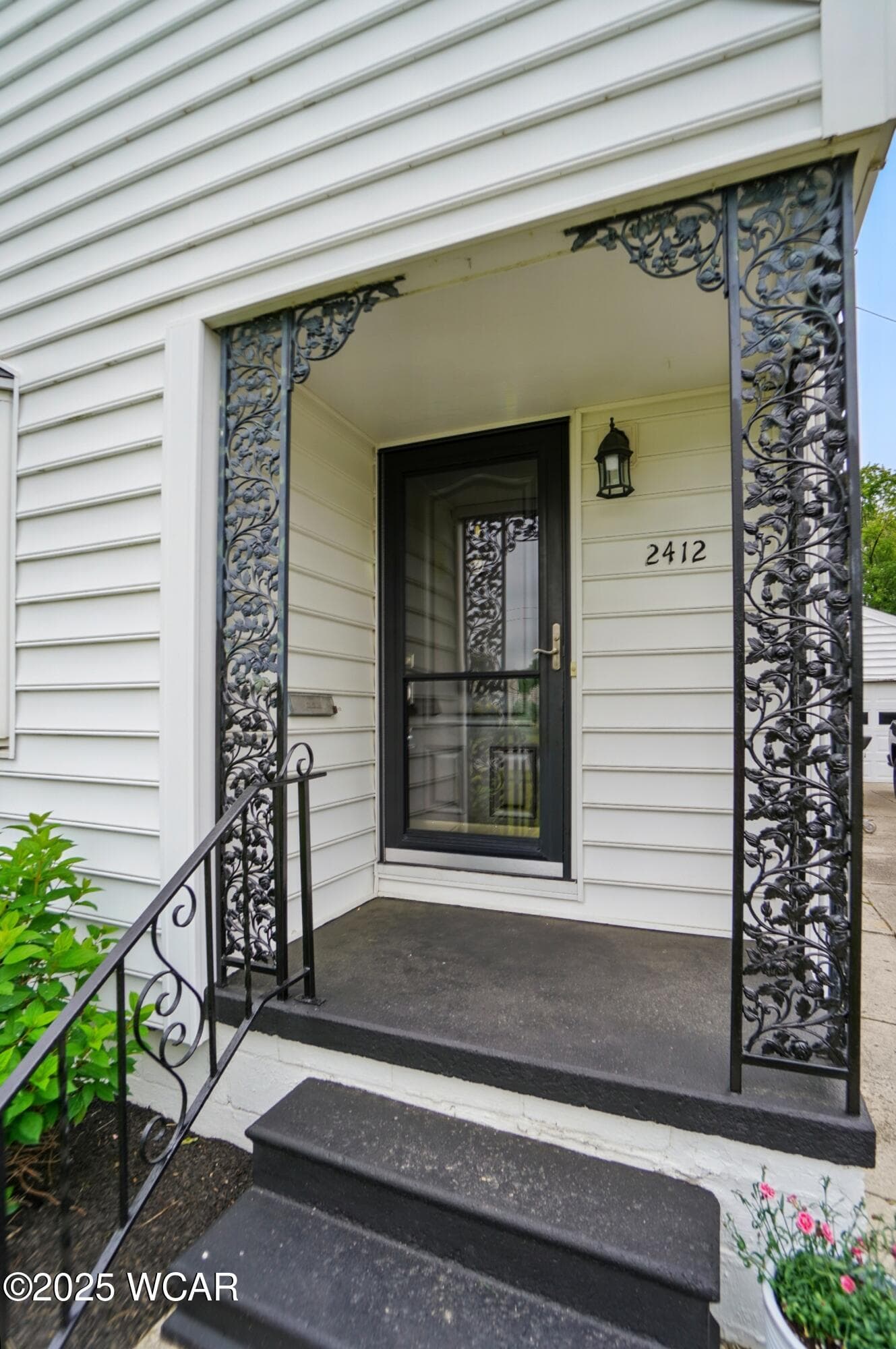 2412 Spring photo 5