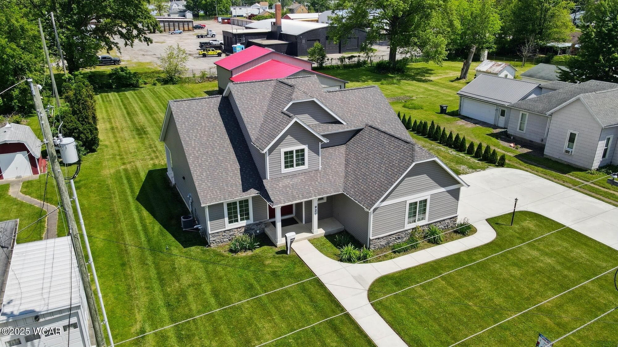 927 Woodland photo 3