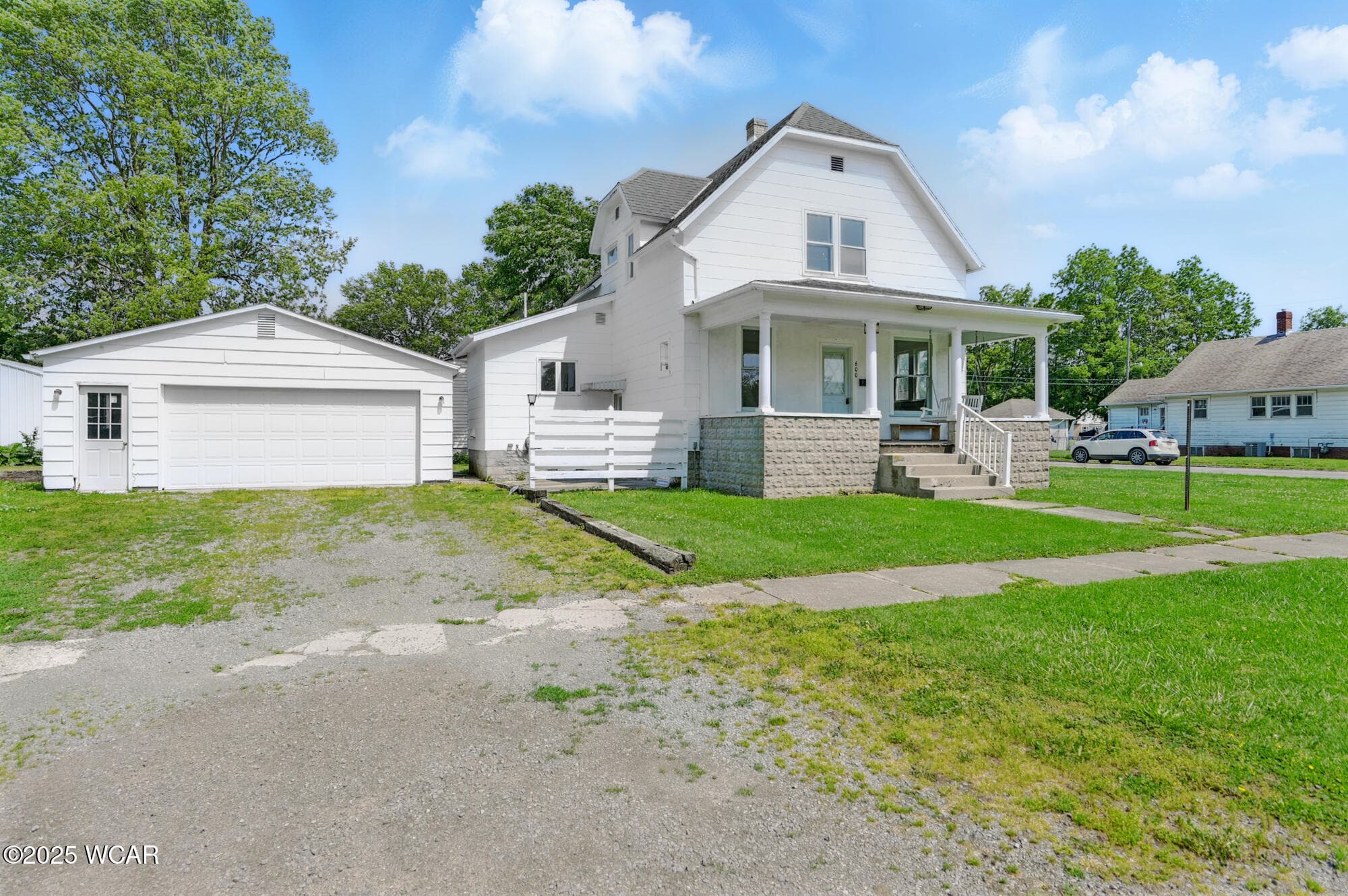 600 Walnut photo 2