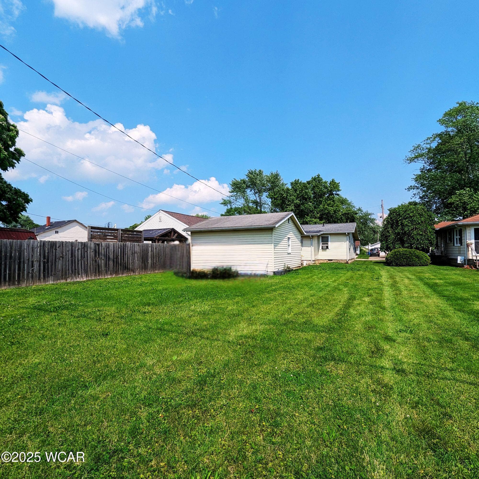 714 Monroe photo 3