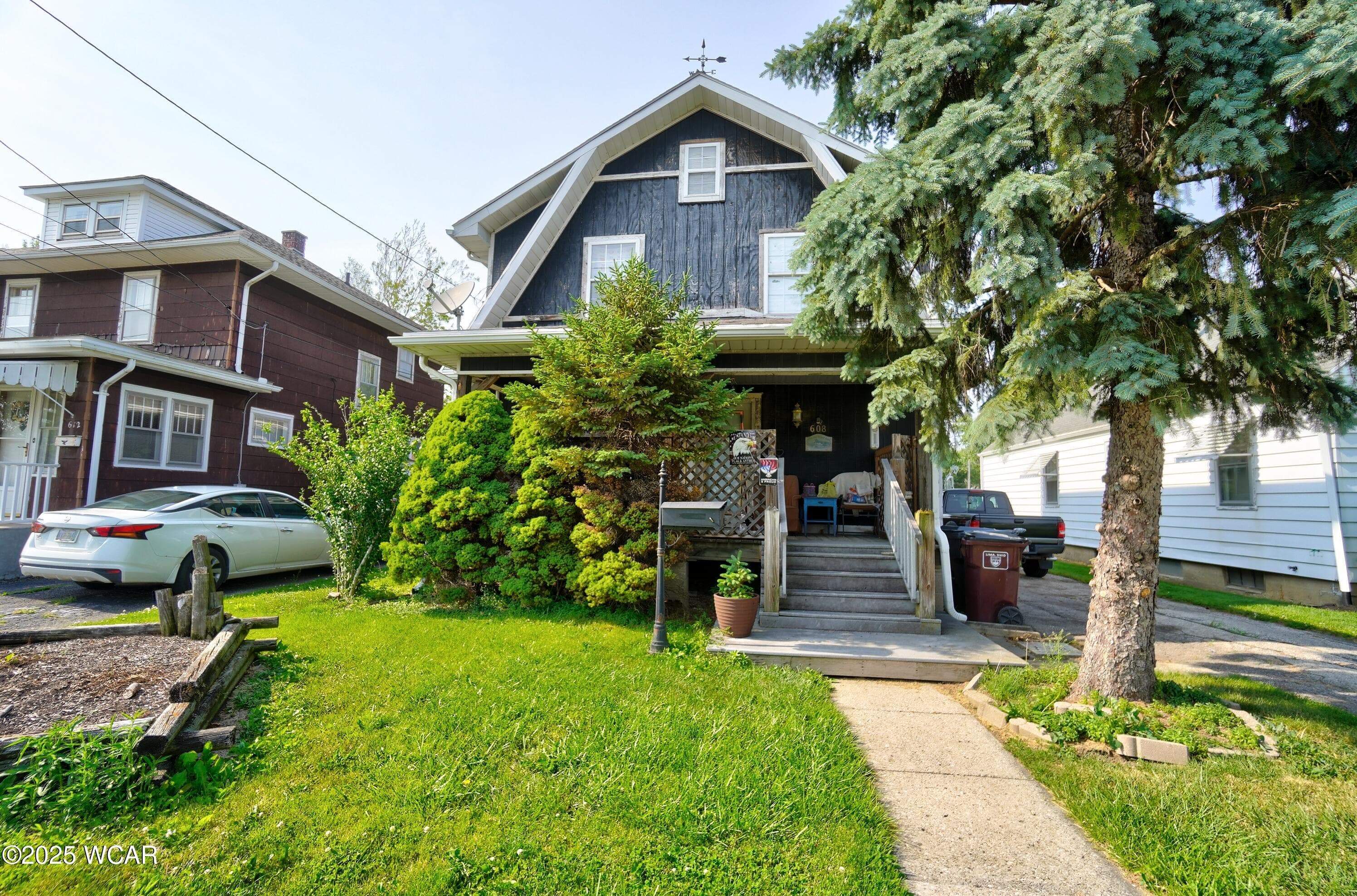 608 Grand