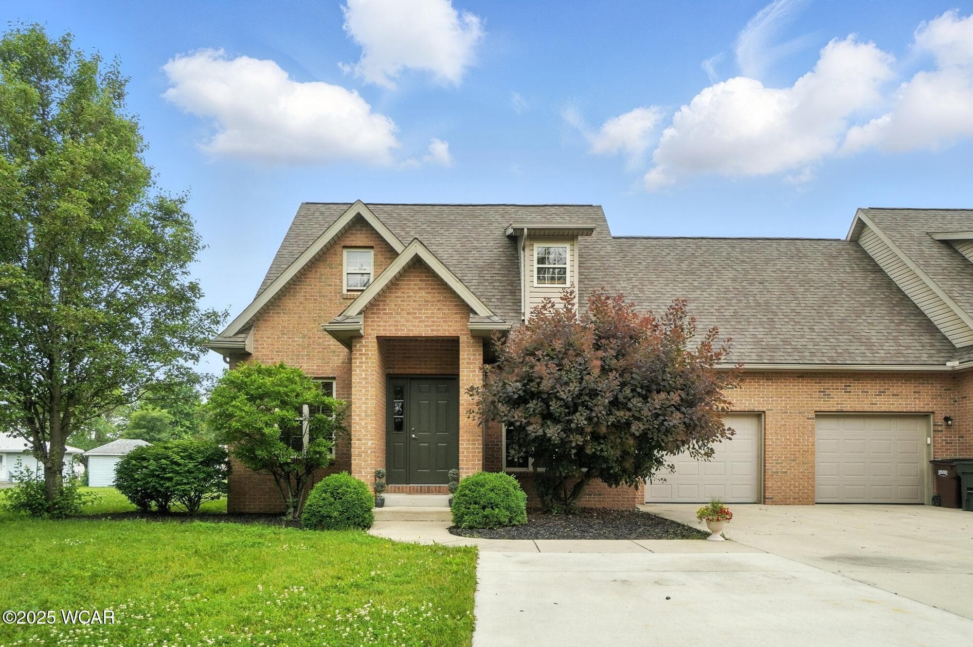 2921 Lilly photo 2