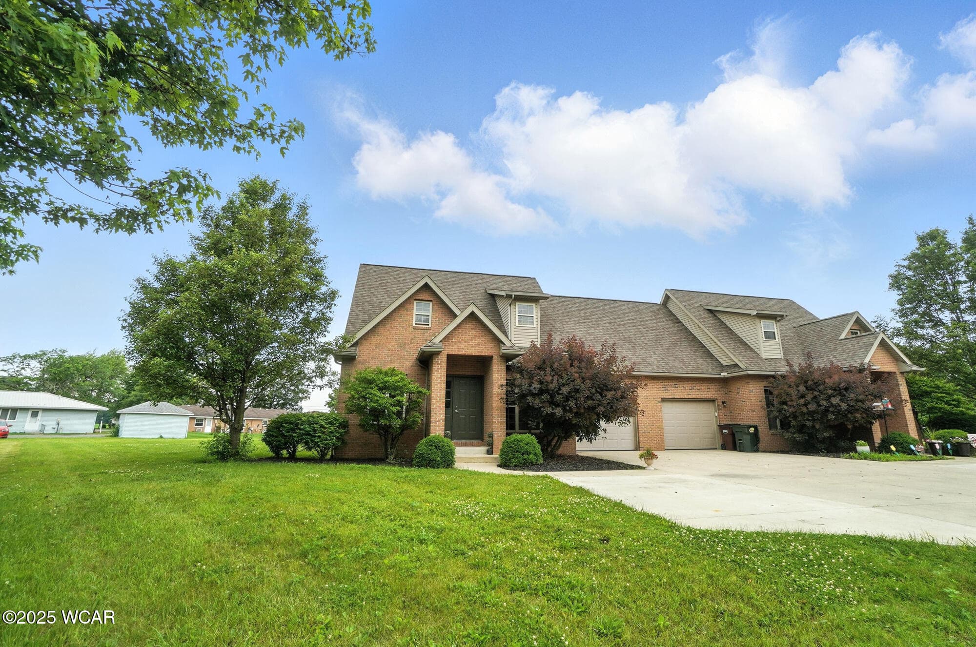 2921 Lilly photo 3