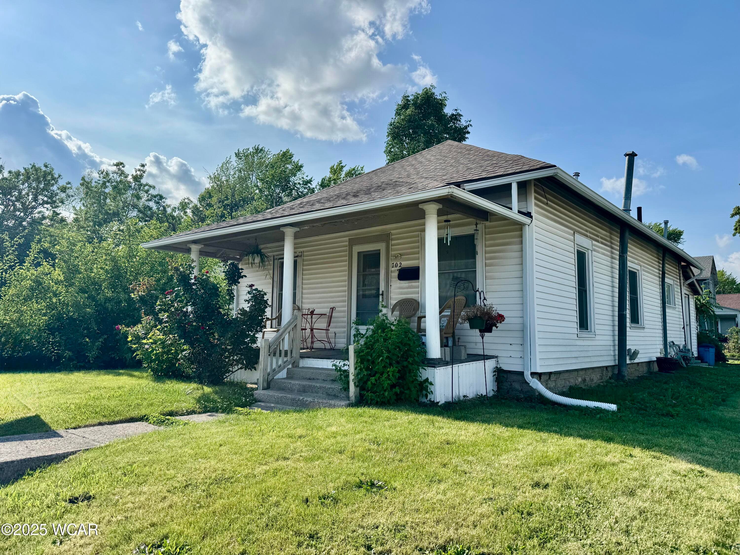 702 Vine