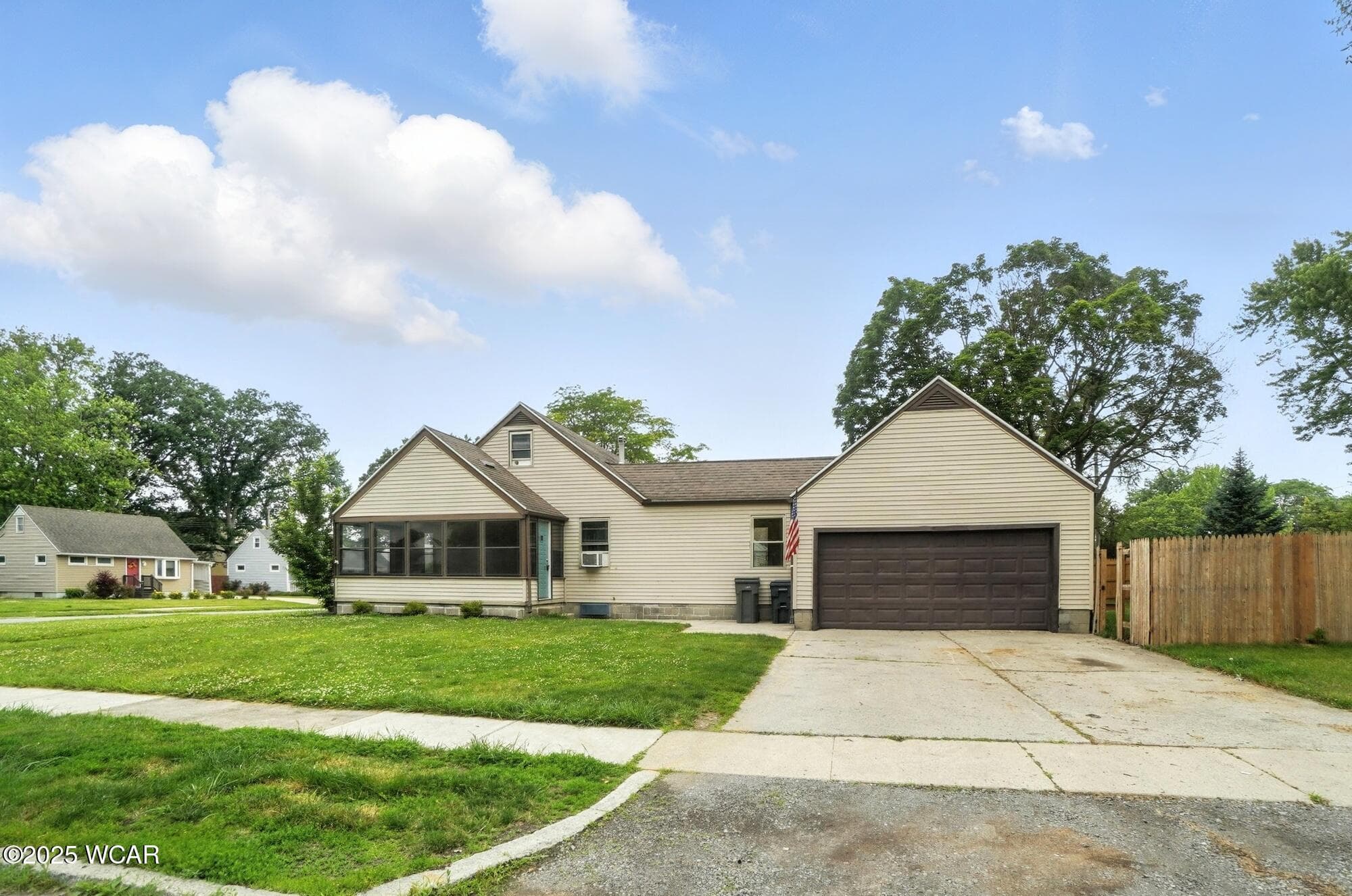215 Blackburn photo 4