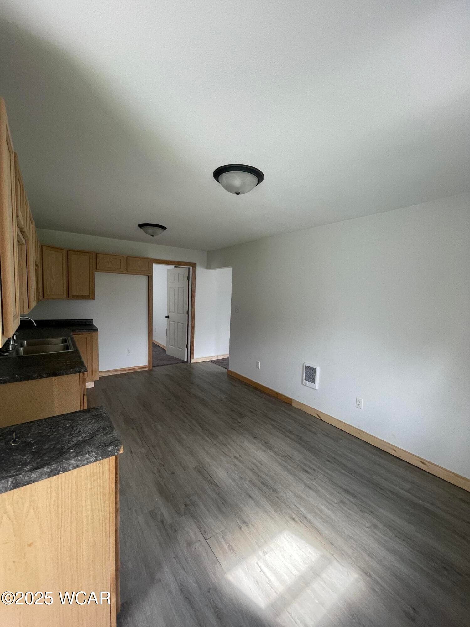 725 Vernon St. photo 4