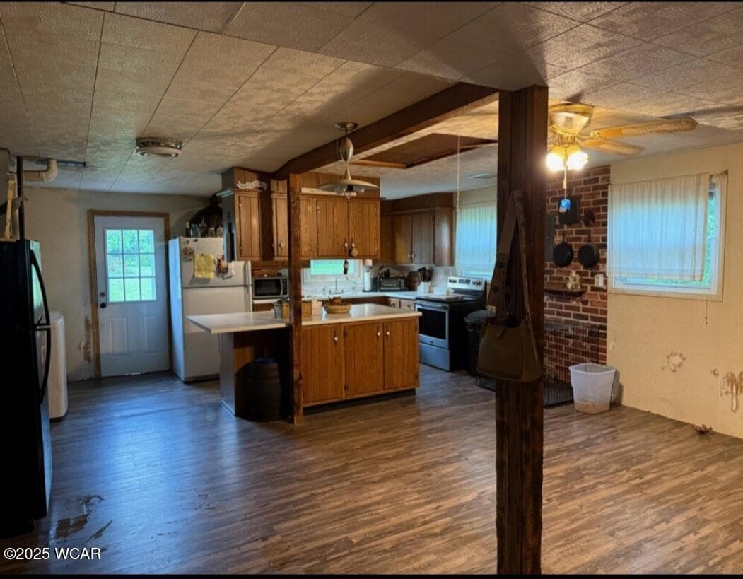 224 West photo 5