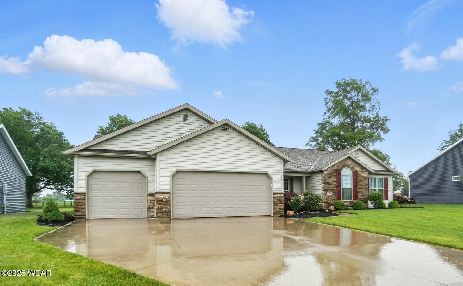 2564 Autumn Ridge photo 4