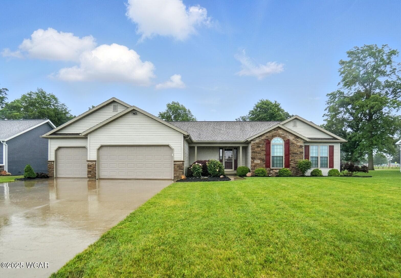 2564 Autumn Ridge photo 3