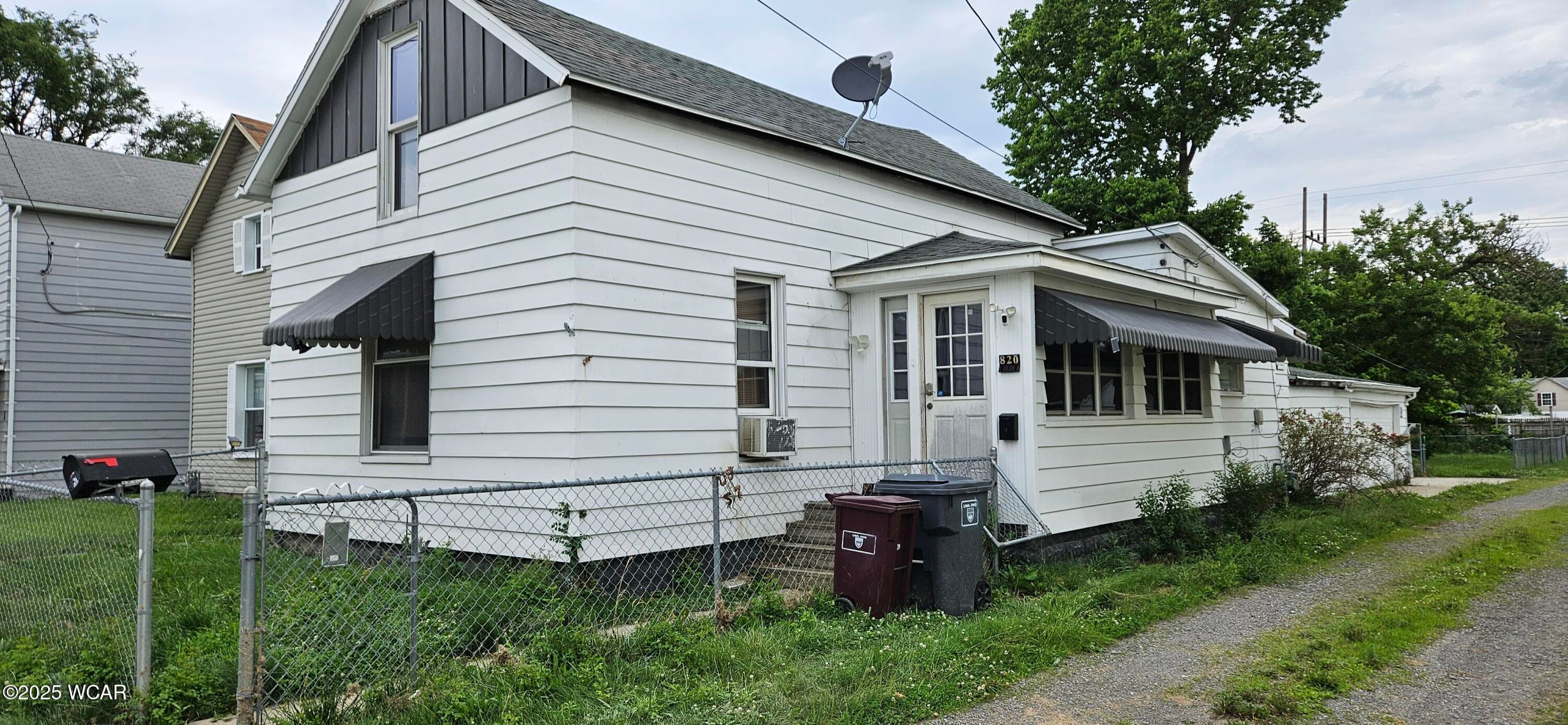820 Main
