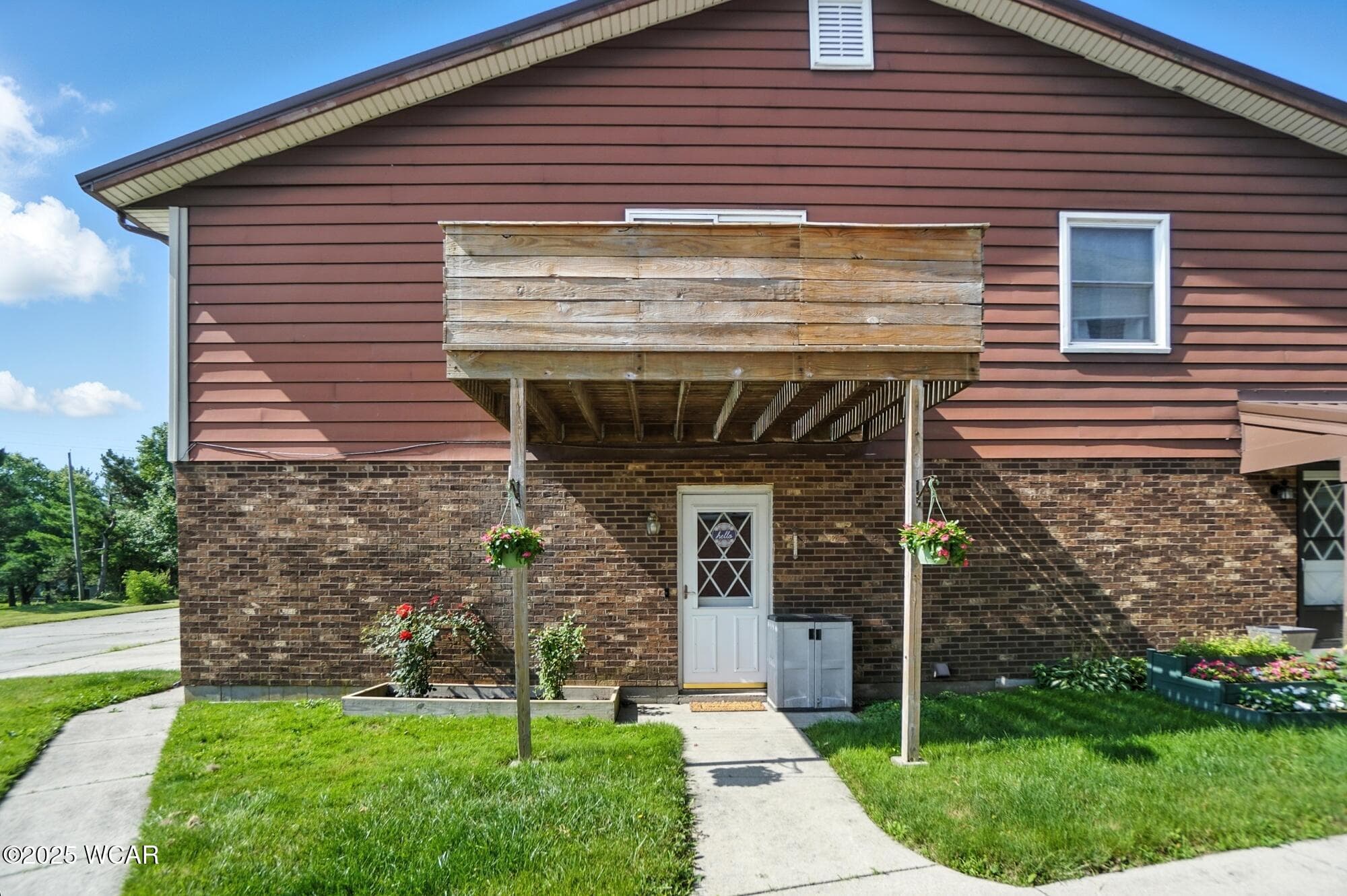 591 Monticello photo 2
